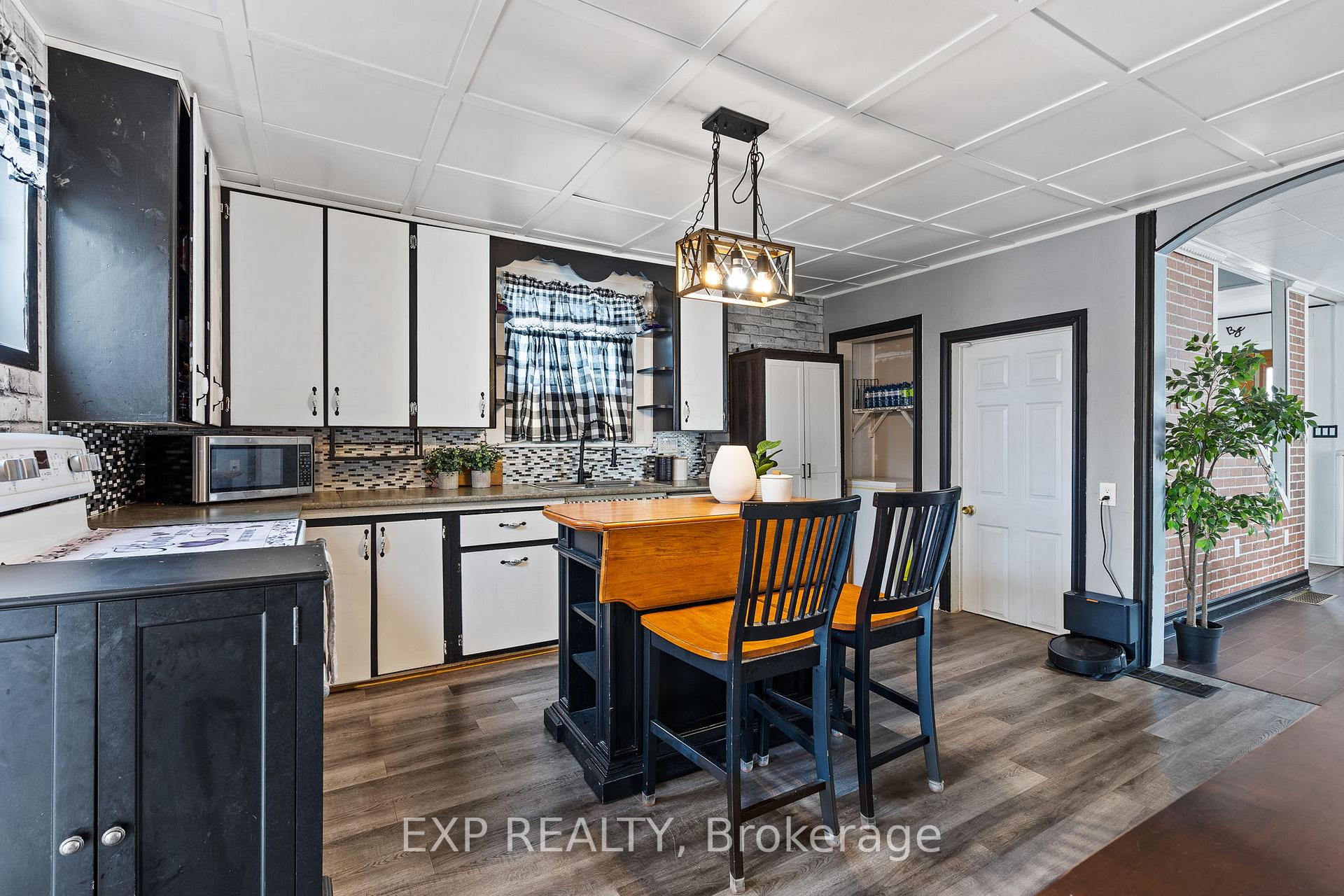 Photo 12 of 4235 Fly Road, Lincoln, Beamsville — HOMEH