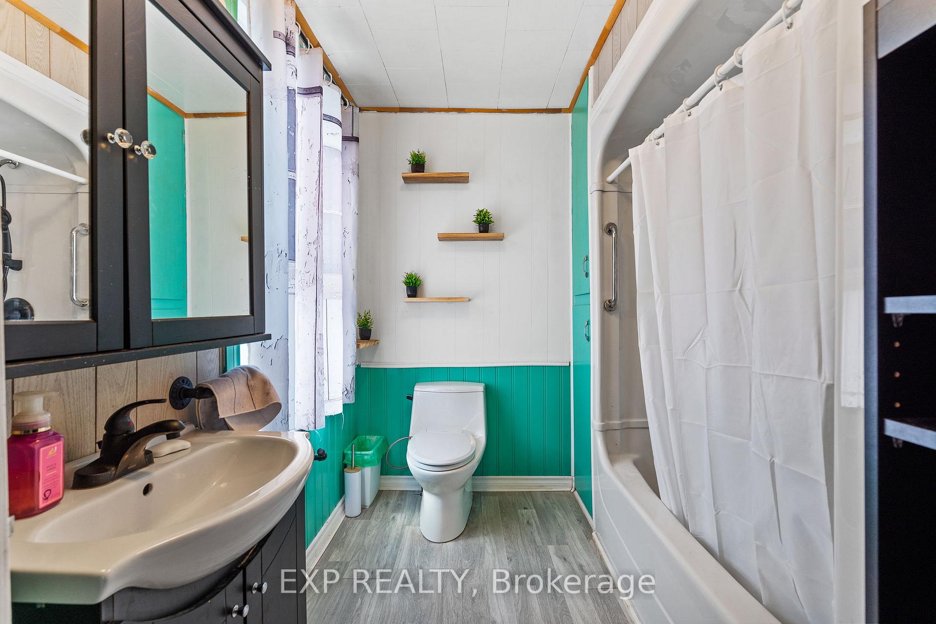 Photo 14 of 4235 Fly Road, Lincoln, Beamsville — HOMEH
