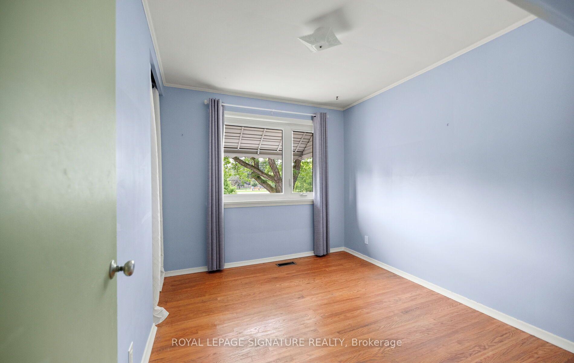 Photo 7 of 17 Templar Drive, Etobicoke, Kingsview Village-The Westway — HOMEH