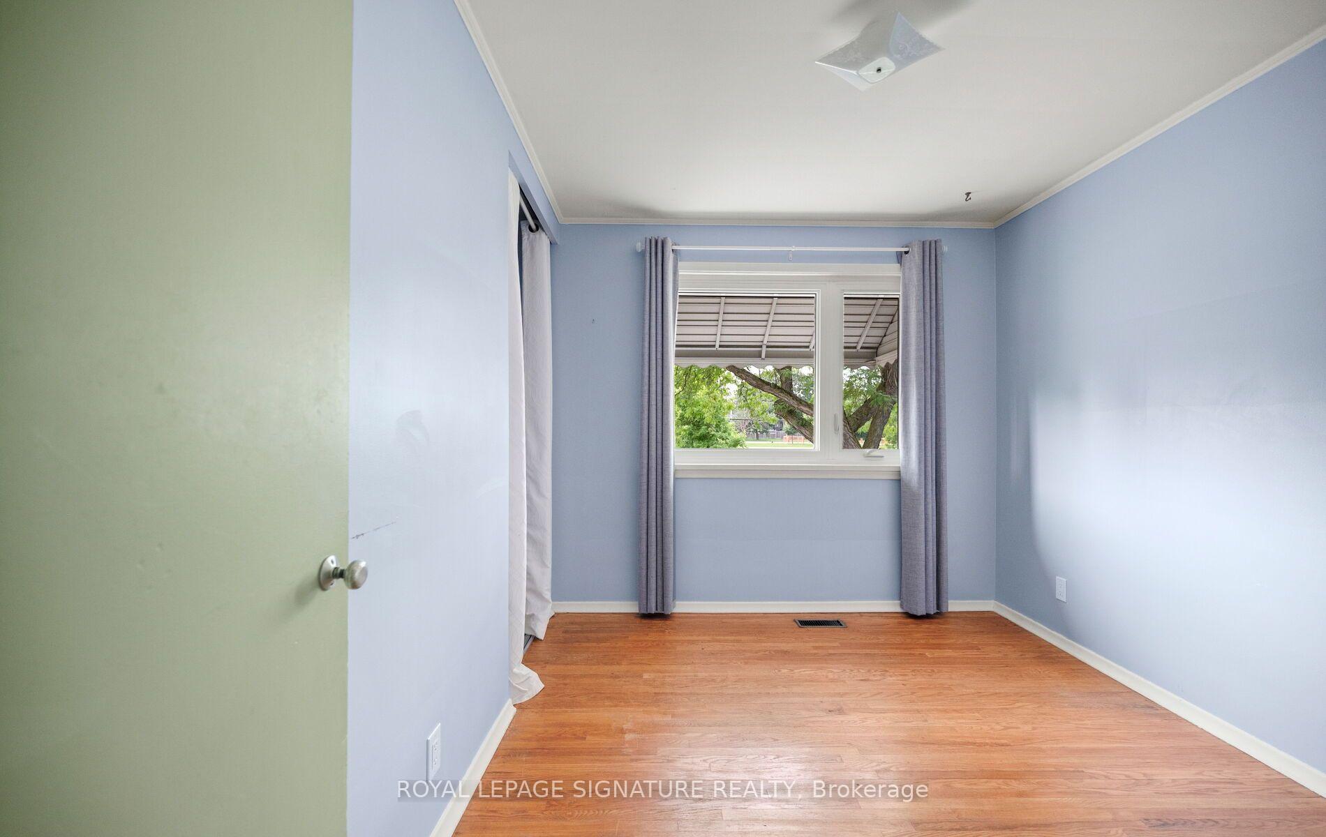 Photo 9 of 17 Templar Drive, Etobicoke, Kingsview Village-The Westway — HOMEH