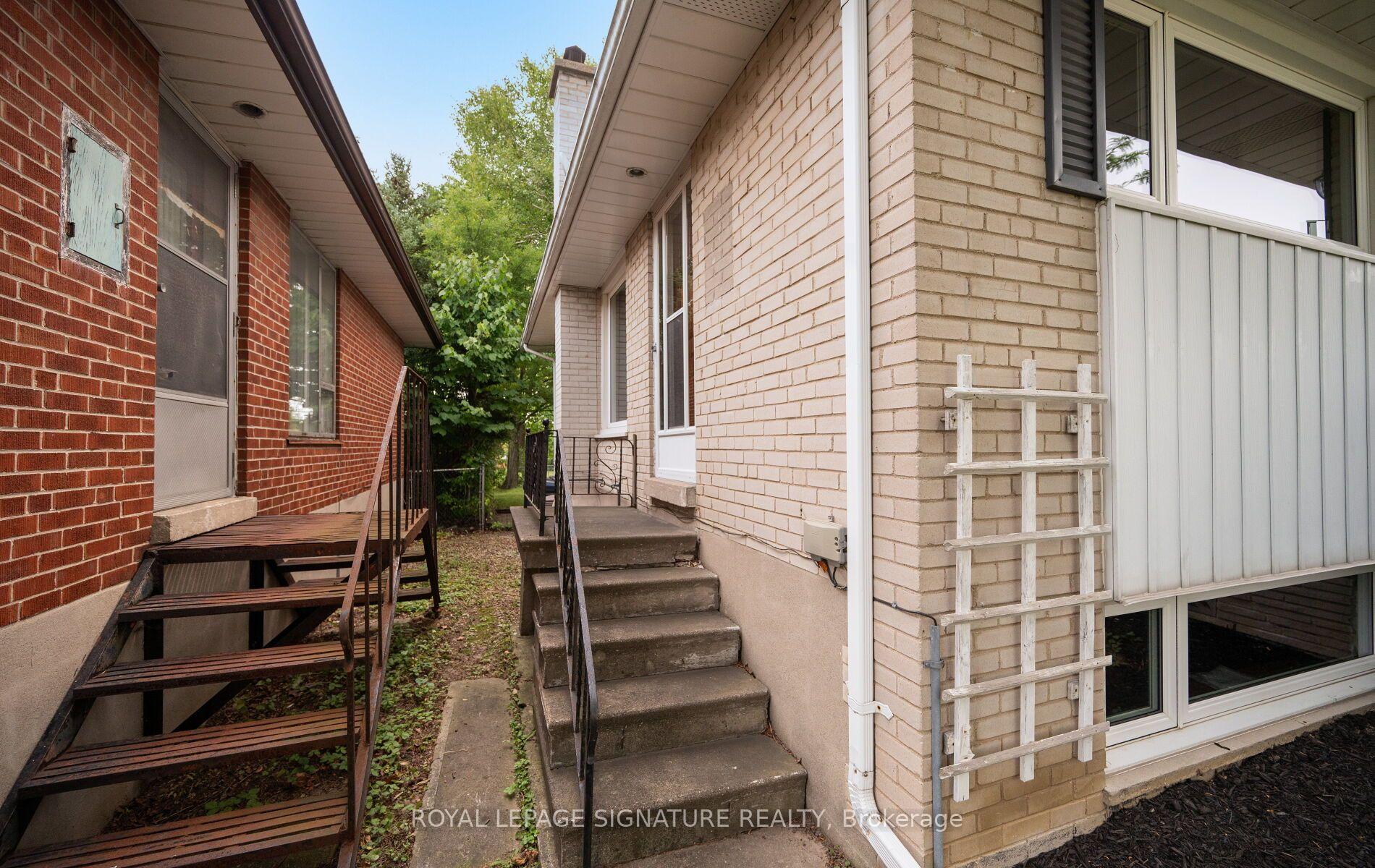Photo 37 of 17 Templar Drive, Etobicoke, Kingsview Village-The Westway — HOMEH