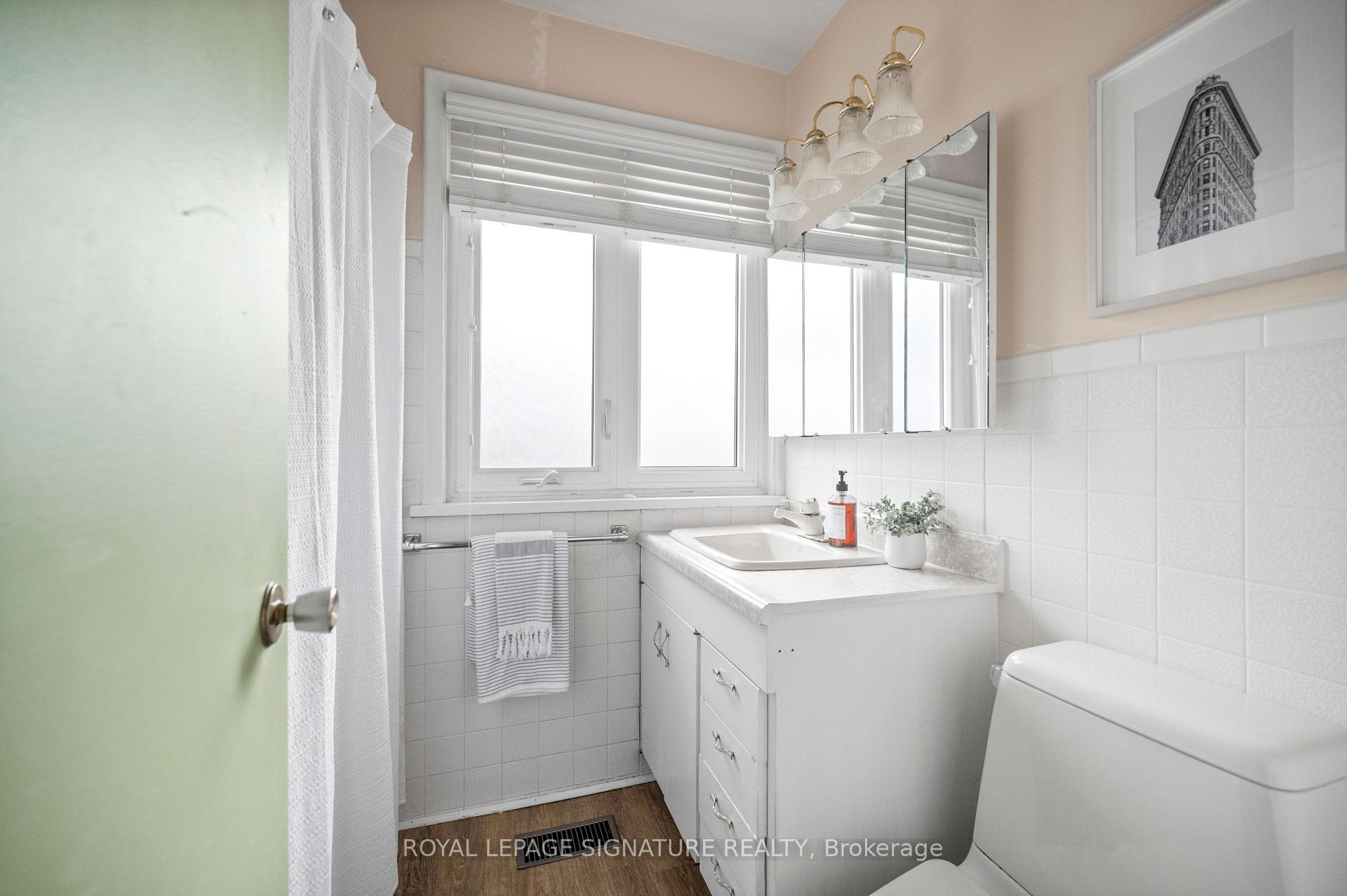 Photo 42 of 17 Templar Drive, Etobicoke, Kingsview Village-The Westway — HOMEH