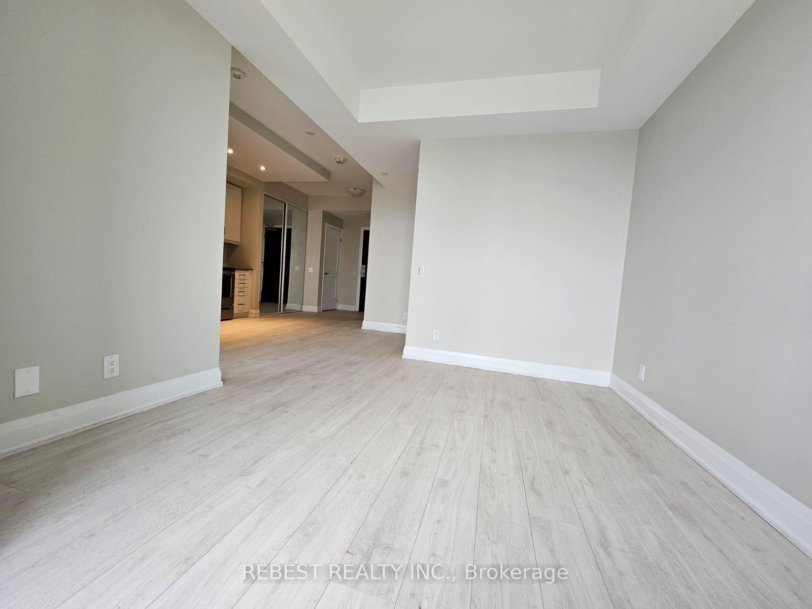 Photo 8 of 15 Lynch Street, Brampton, Downtown Brampton — HOMEH