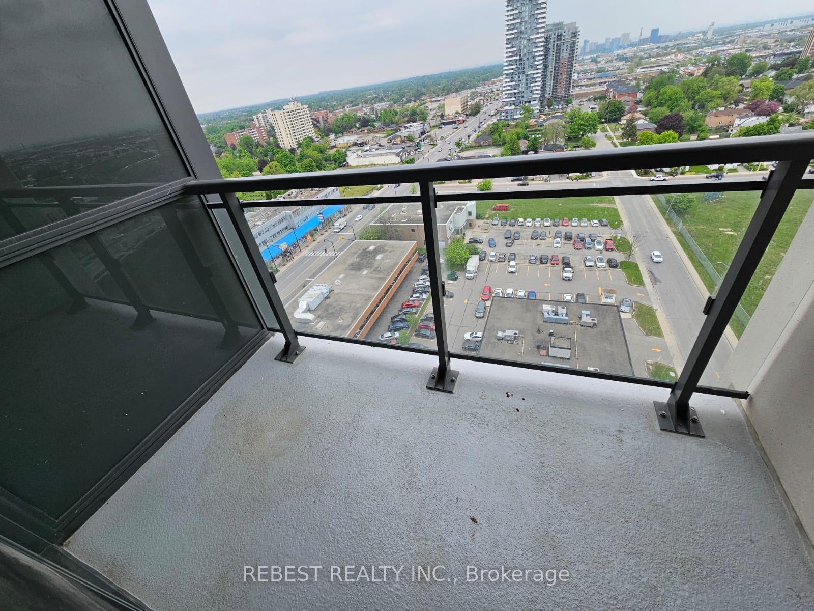 Photo 9 of 15 Lynch Street, Brampton, Downtown Brampton — HOMEH