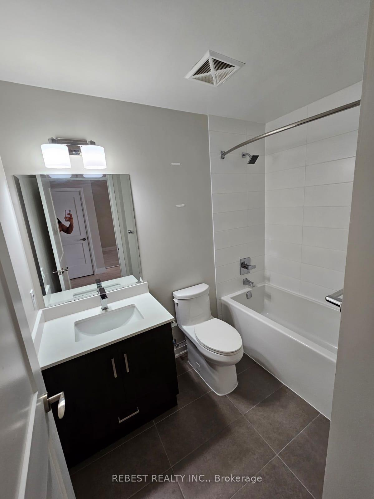 Photo 18 of 15 Lynch Street, Brampton, Downtown Brampton — HOMEH