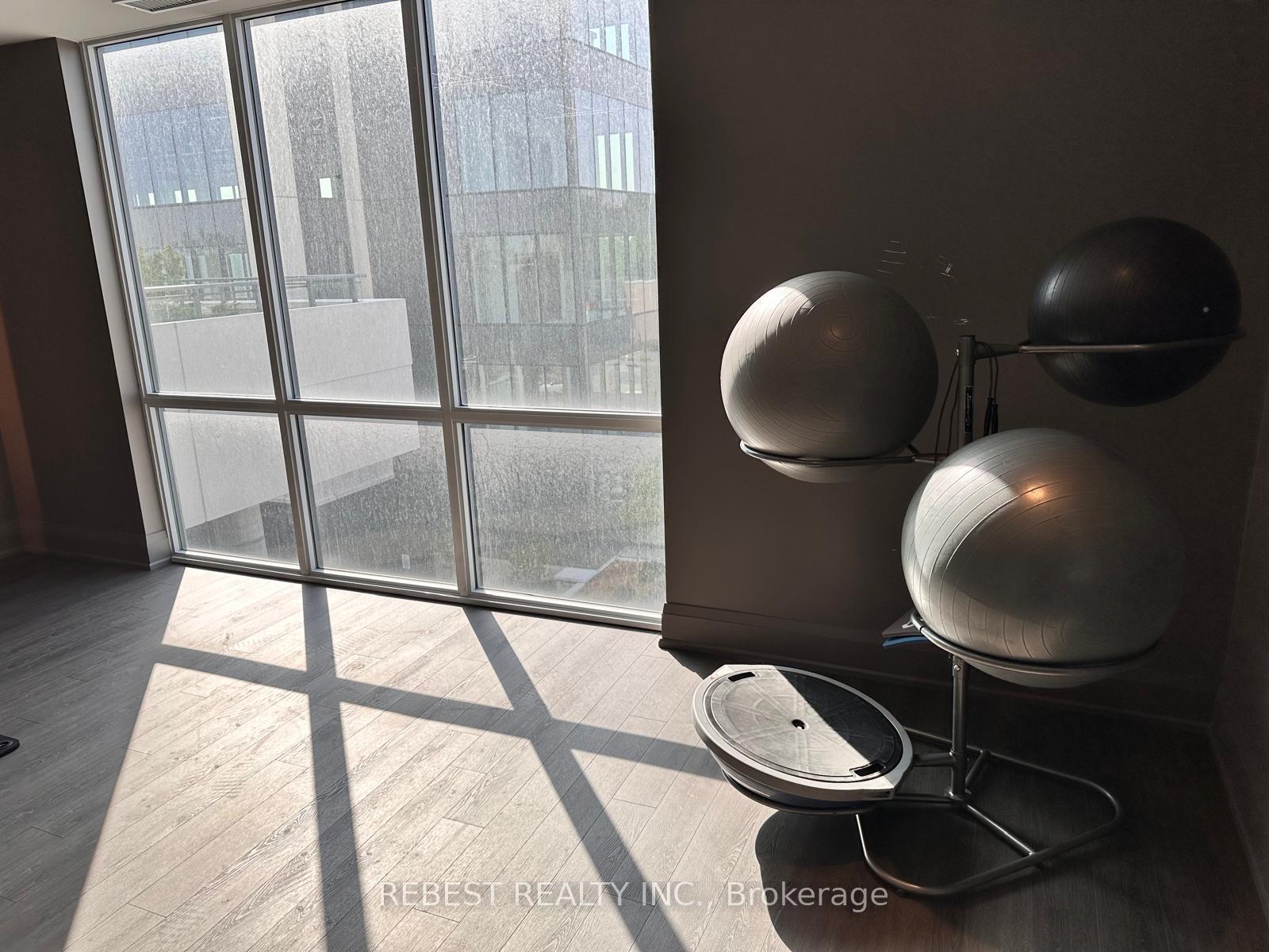 Photo 22 of 15 Lynch Street, Brampton, Downtown Brampton — HOMEH