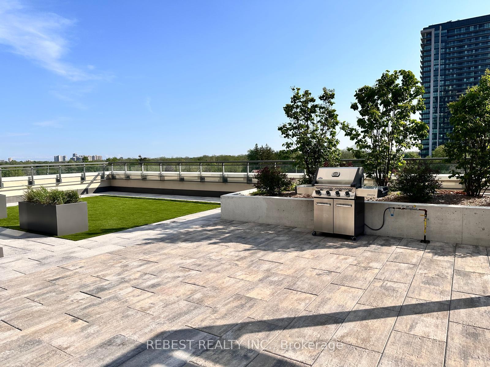 Photo 32 of 15 Lynch Street, Brampton, Downtown Brampton — HOMEH