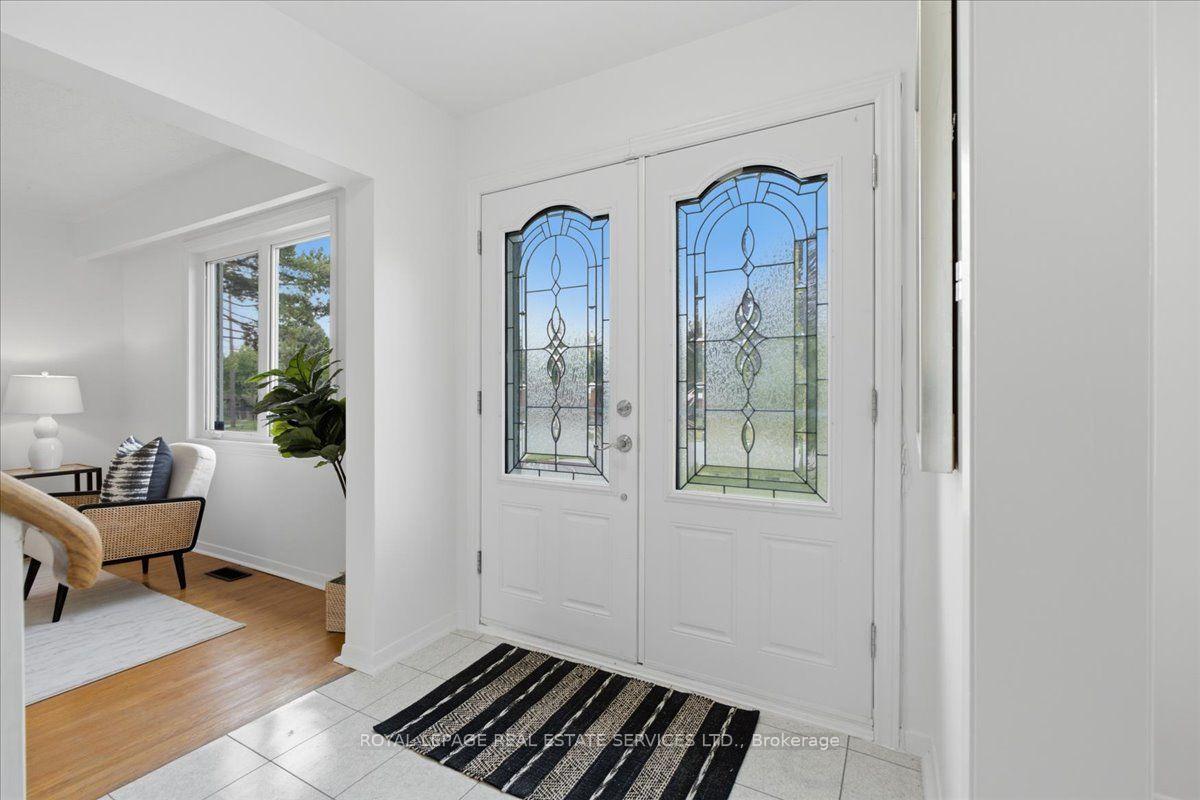 Photo 2 of 17 Rosegrove Place, Scarborough, Agincourt South-Malvern West — HOMEH