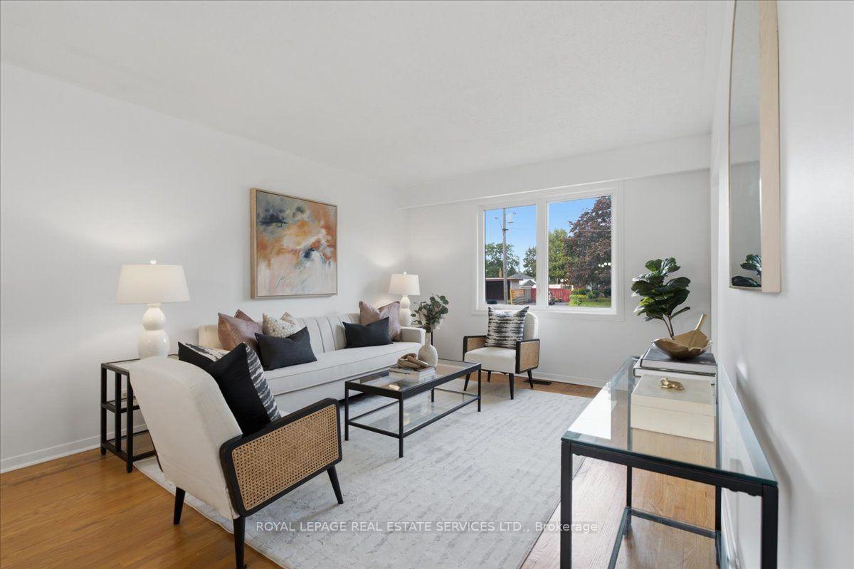 Photo 4 of 17 Rosegrove Place, Scarborough, Agincourt South-Malvern West — HOMEH