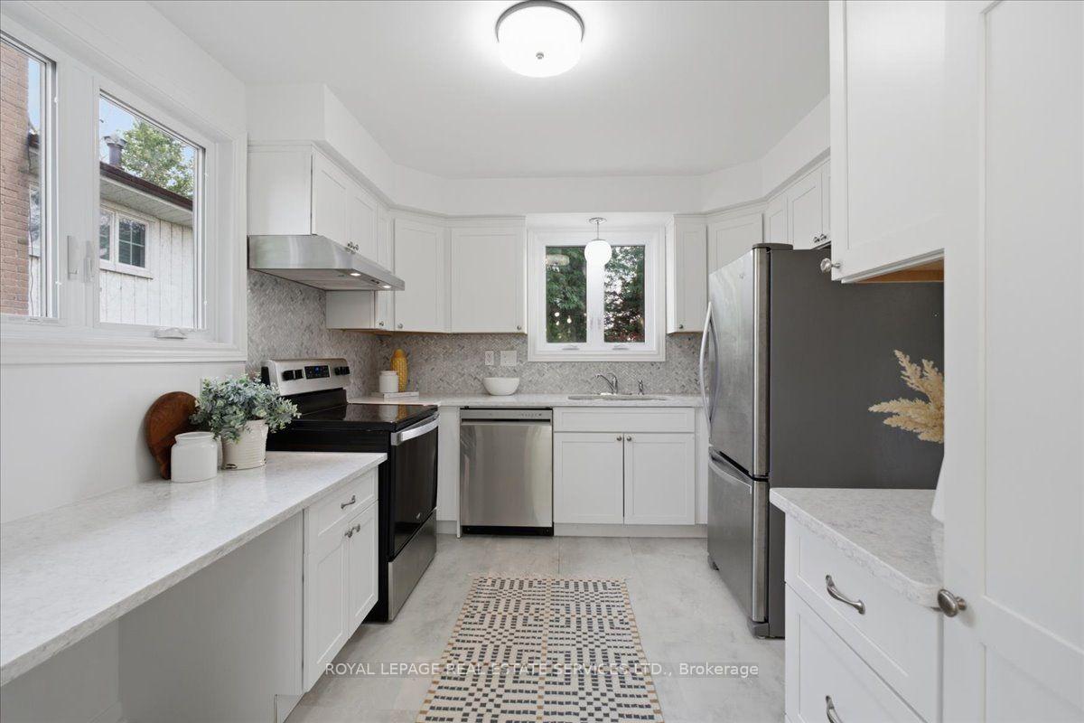 Photo 8 of 17 Rosegrove Place, Scarborough, Agincourt South-Malvern West — HOMEH