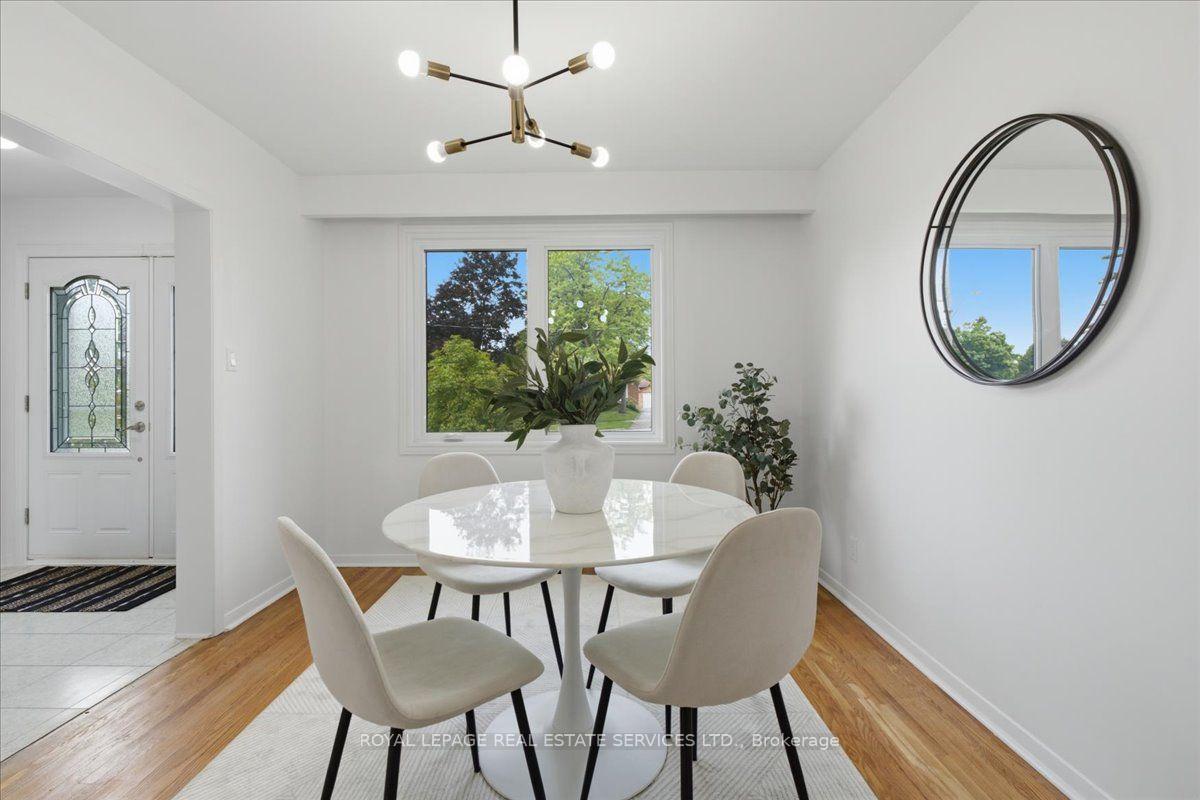 Photo 12 of 17 Rosegrove Place, Scarborough, Agincourt South-Malvern West — HOMEH
