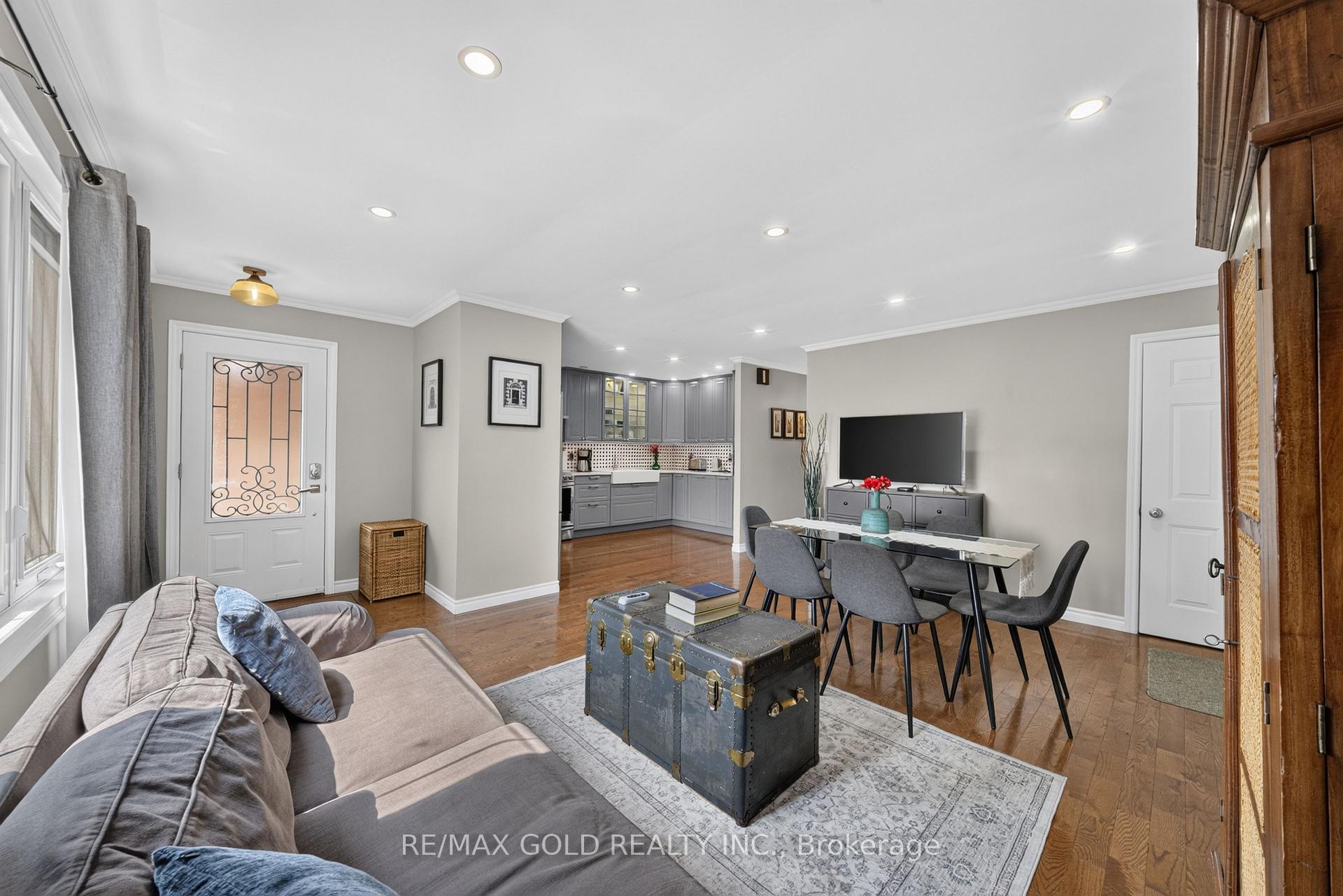 Photo 7 of 22 Deeside Crescent, Brampton, Southgate — HOMEH