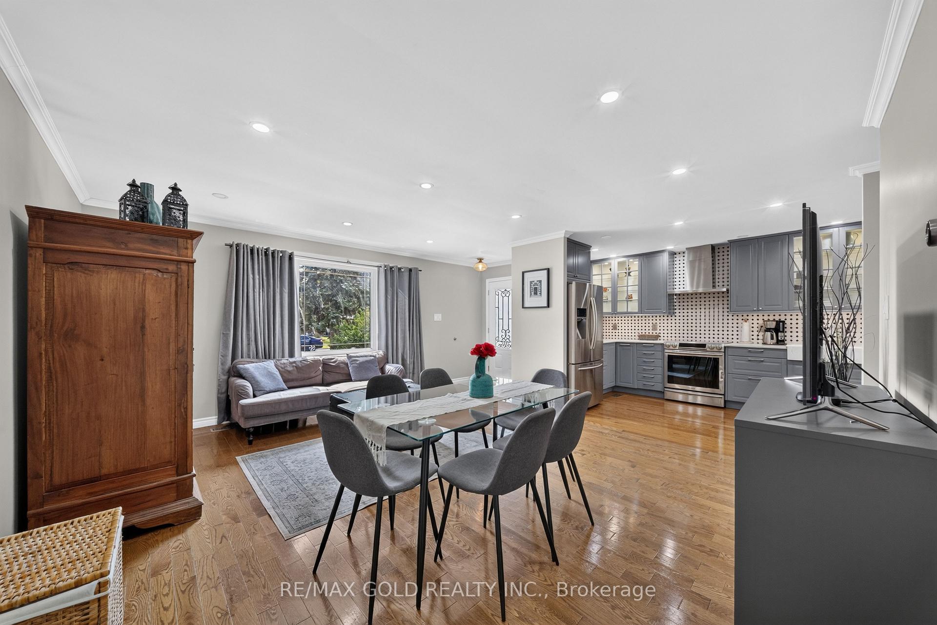 Photo 8 of 22 Deeside Crescent, Brampton, Southgate — HOMEH