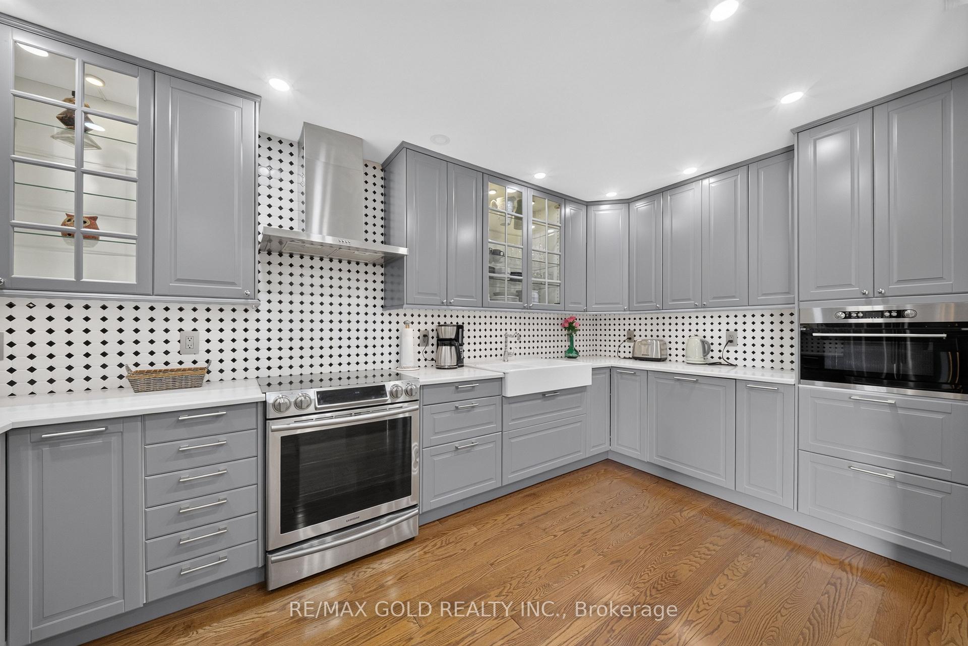 Photo 14 of 22 Deeside Crescent, Brampton, Southgate — HOMEH