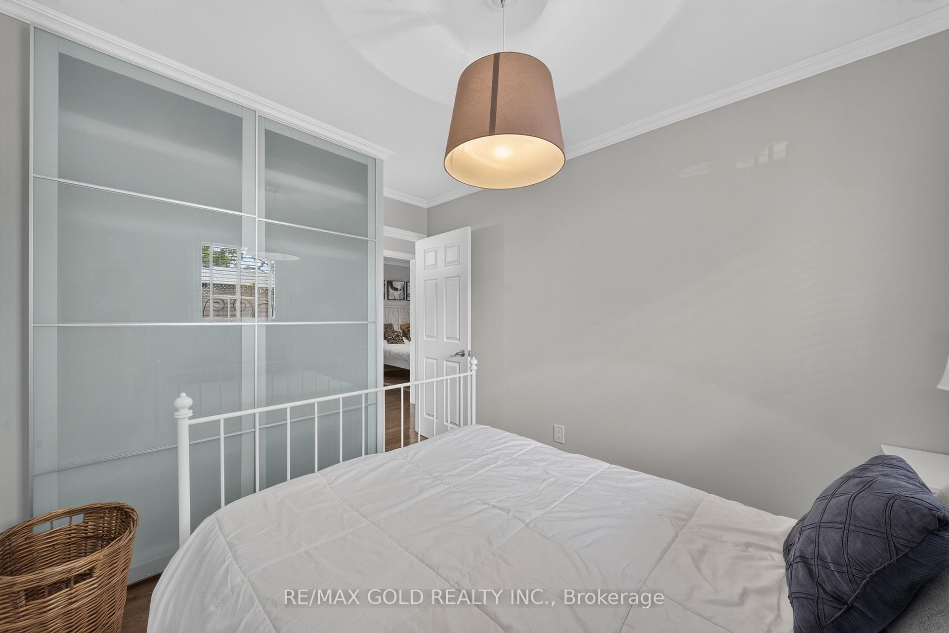 Photo 18 of 22 Deeside Crescent, Brampton, Southgate — HOMEH
