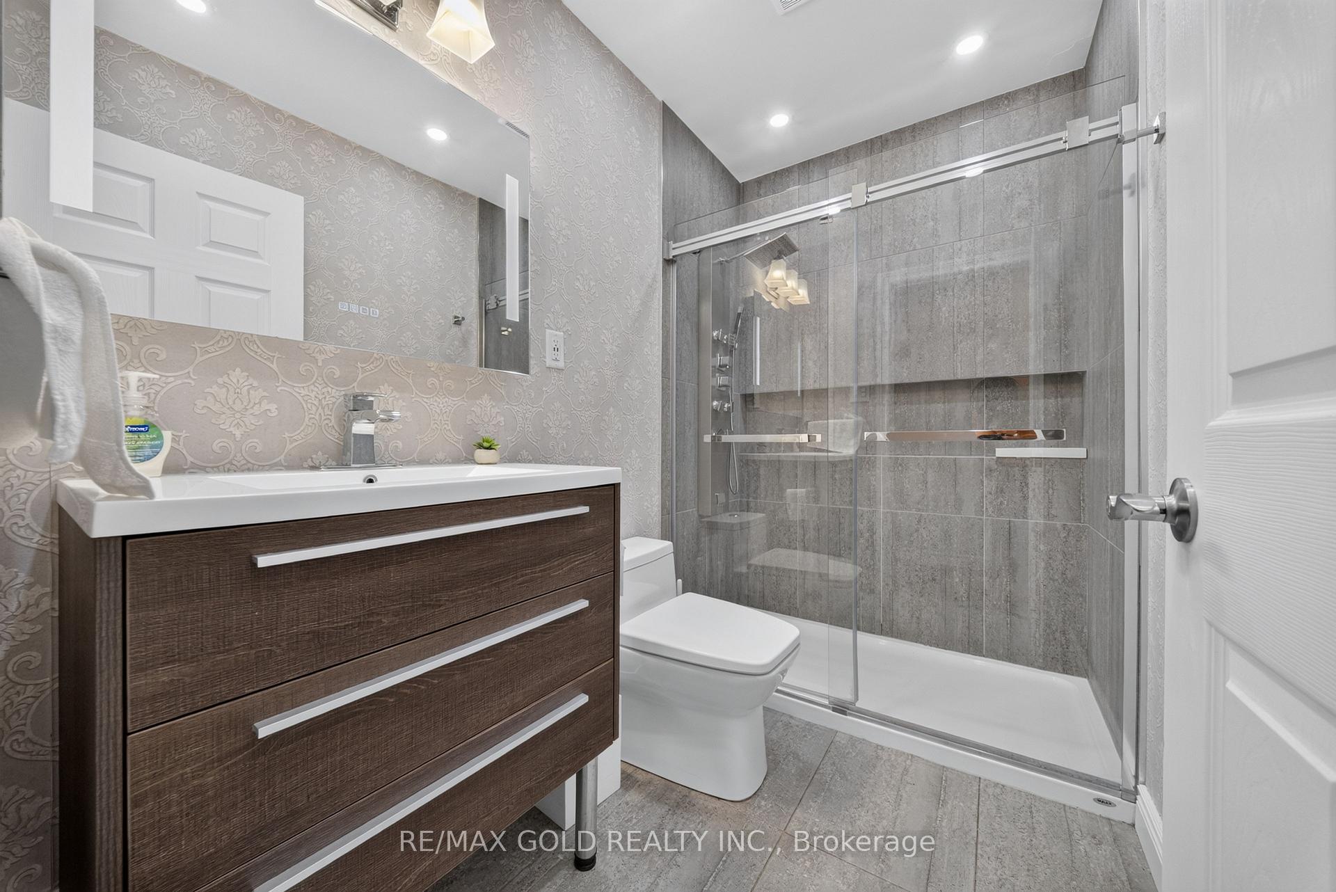 Photo 19 of 22 Deeside Crescent, Brampton, Southgate — HOMEH