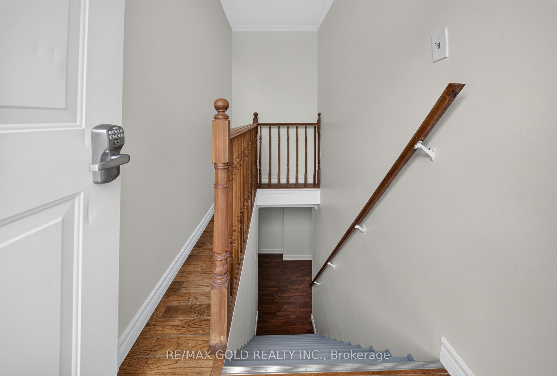 Photo 24 of 22 Deeside Crescent, Brampton, Southgate — HOMEH