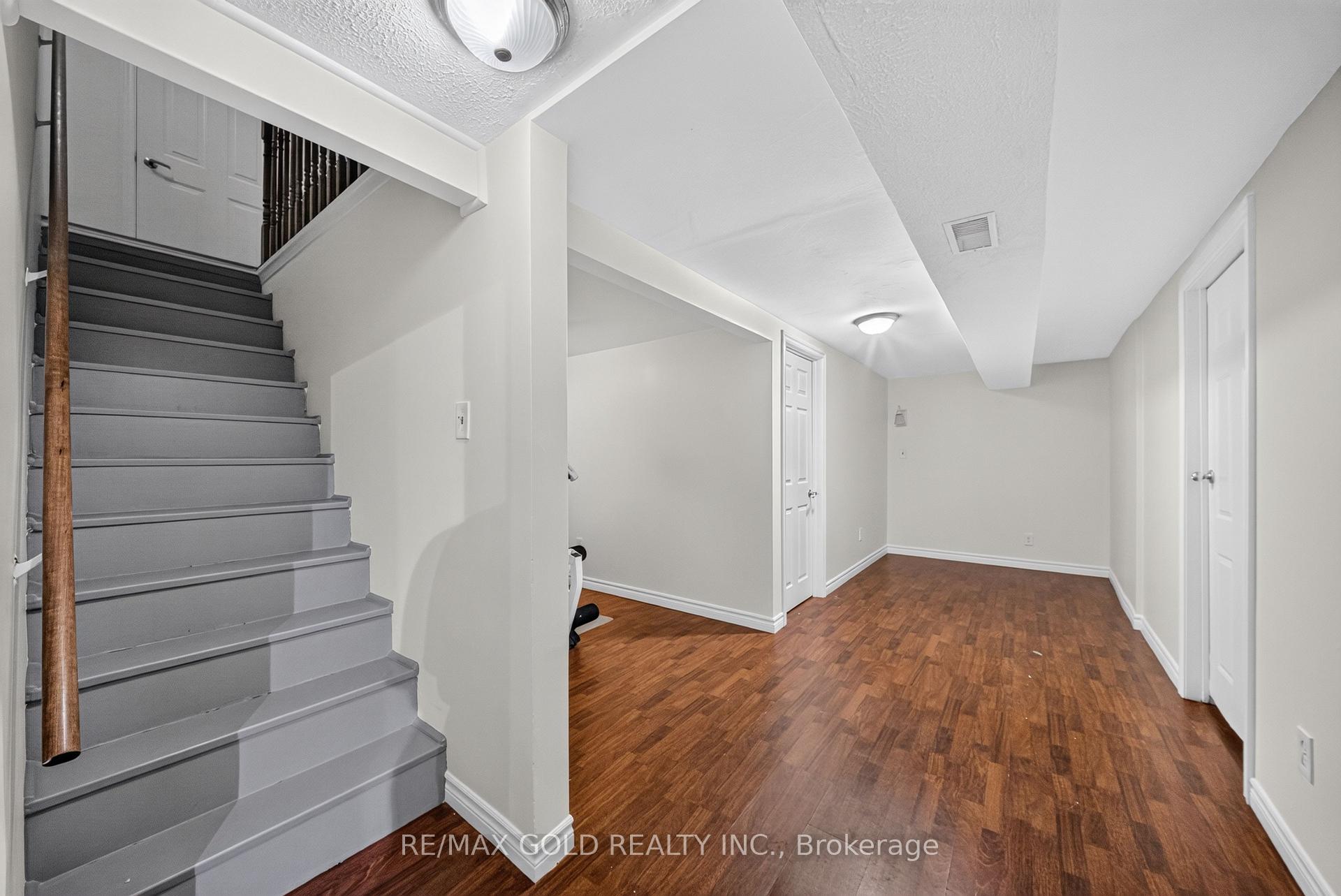 Photo 25 of 22 Deeside Crescent, Brampton, Southgate — HOMEH