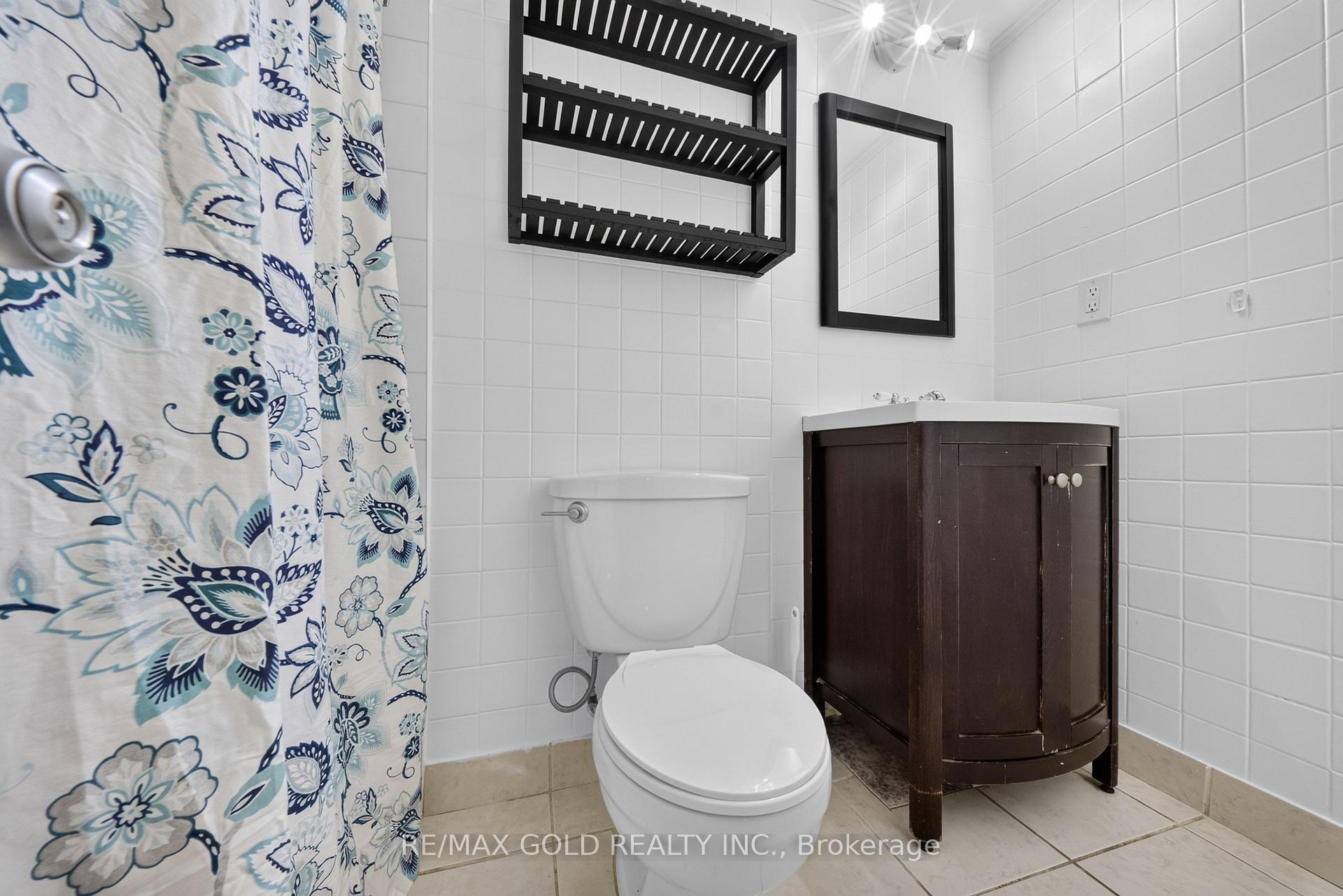 Photo 30 of 22 Deeside Crescent, Brampton, Southgate — HOMEH