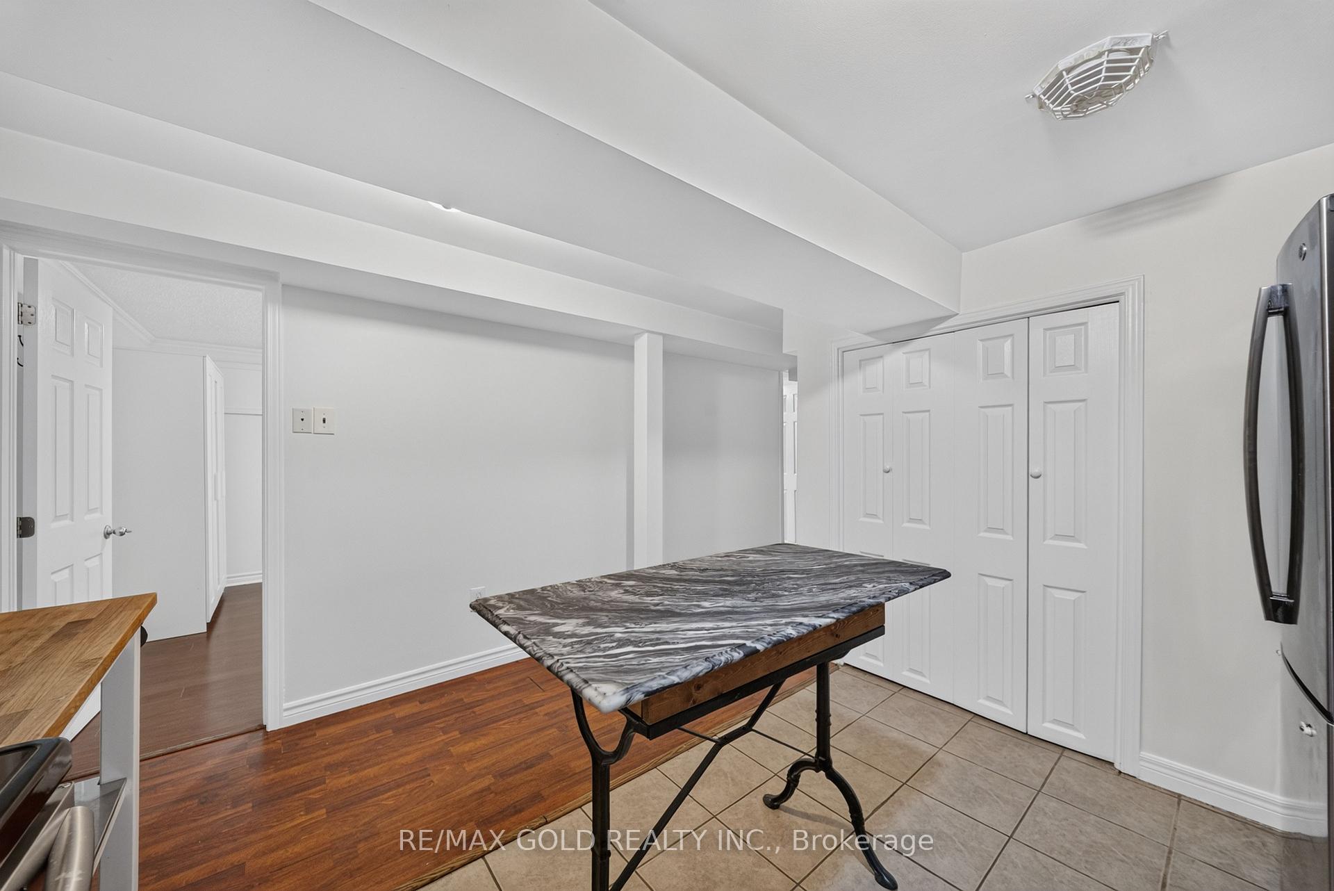 Photo 33 of 22 Deeside Crescent, Brampton, Southgate — HOMEH