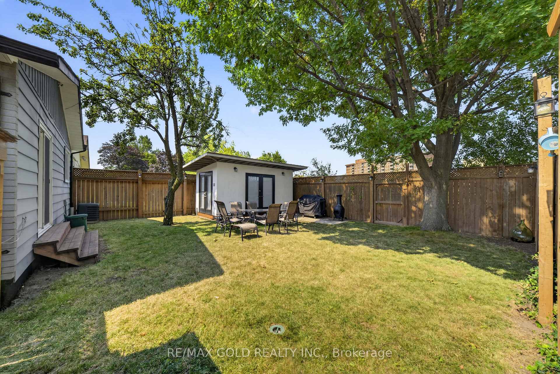 Photo 37 of 22 Deeside Crescent, Brampton, Southgate — HOMEH