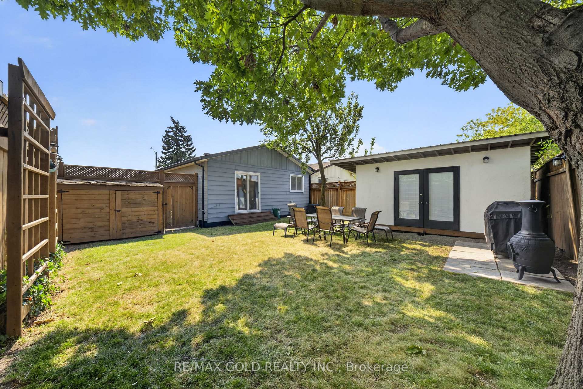 Photo 38 of 22 Deeside Crescent, Brampton, Southgate — HOMEH