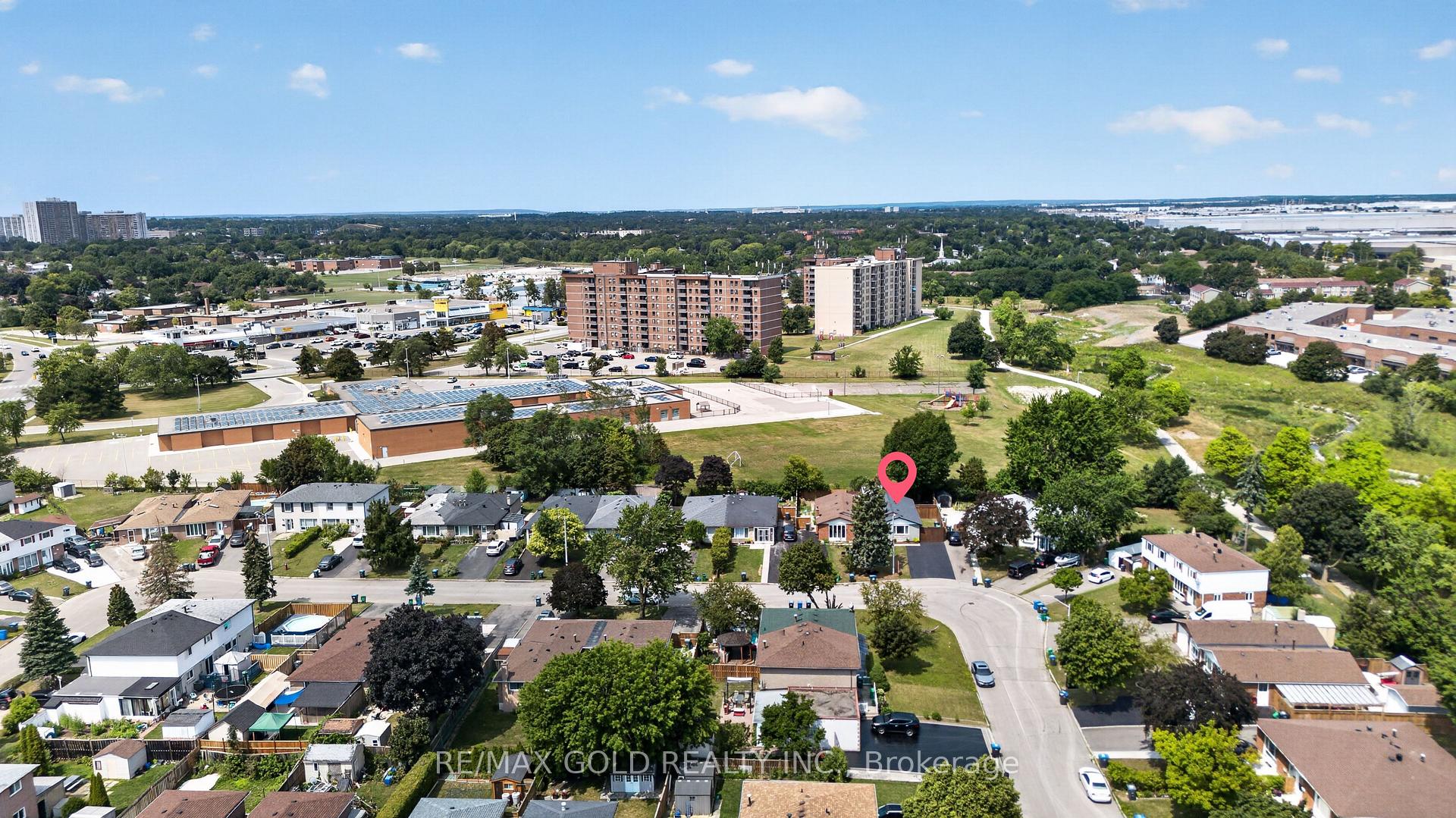 Photo 46 of 22 Deeside Crescent, Brampton, Southgate — HOMEH