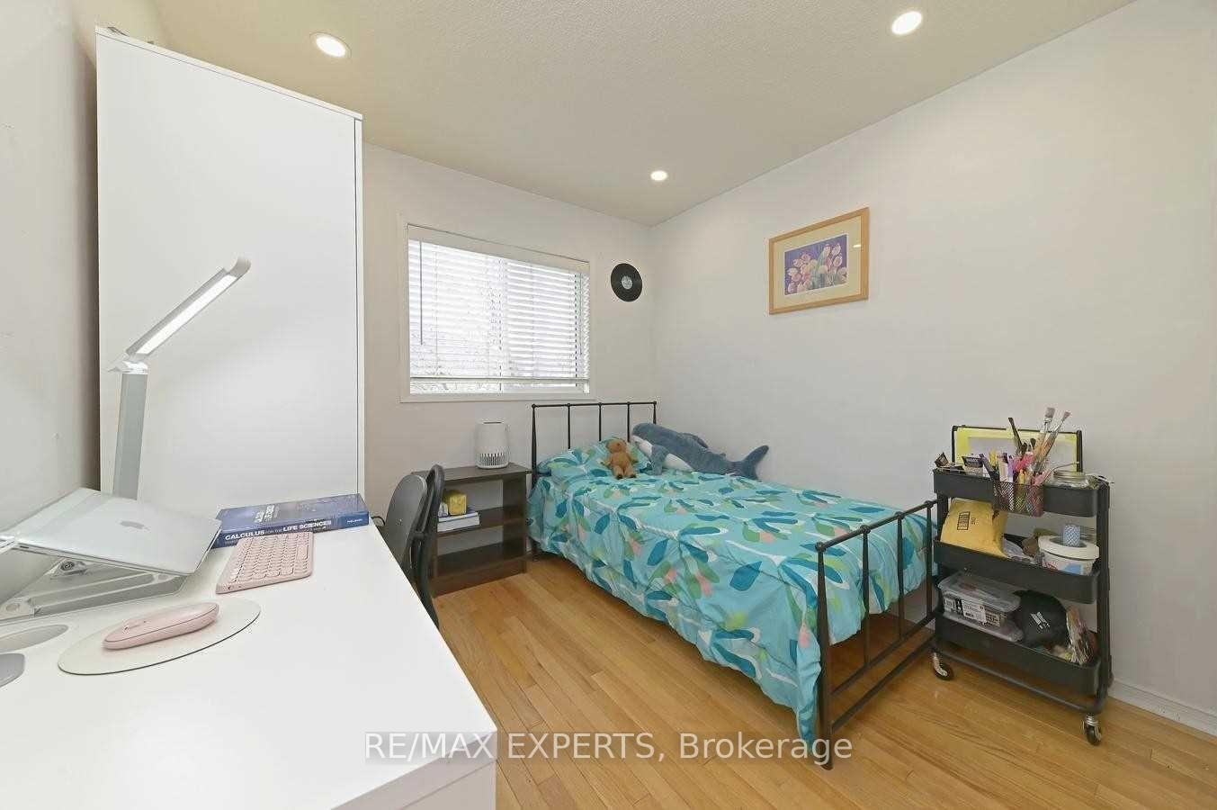 Photo 13 of Unit 3, 65 Brickyard Way, Brampton, Brampton North — HOMEH