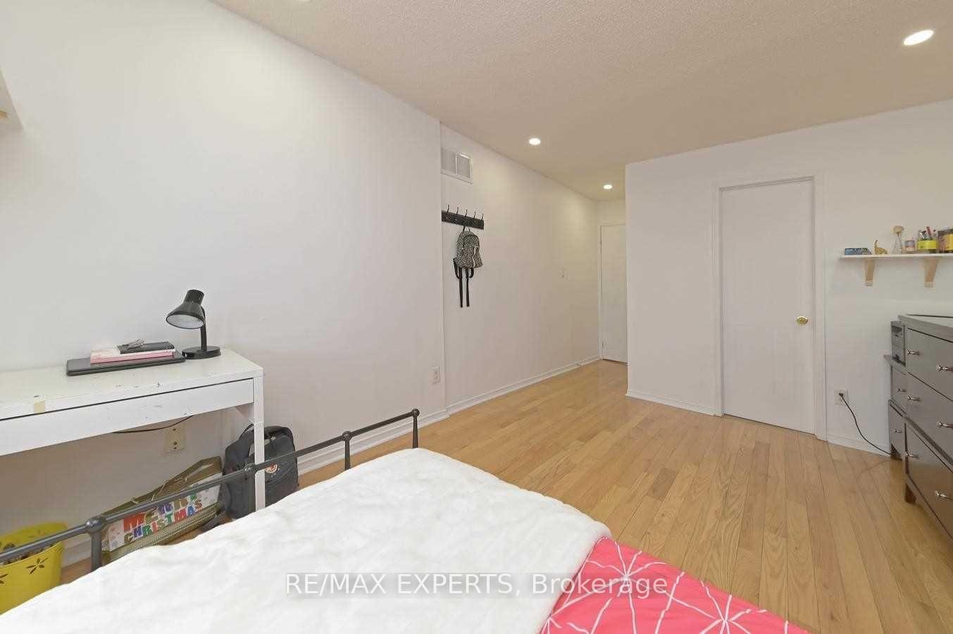 Photo 15 of Unit 3, 65 Brickyard Way, Brampton, Brampton North — HOMEH
