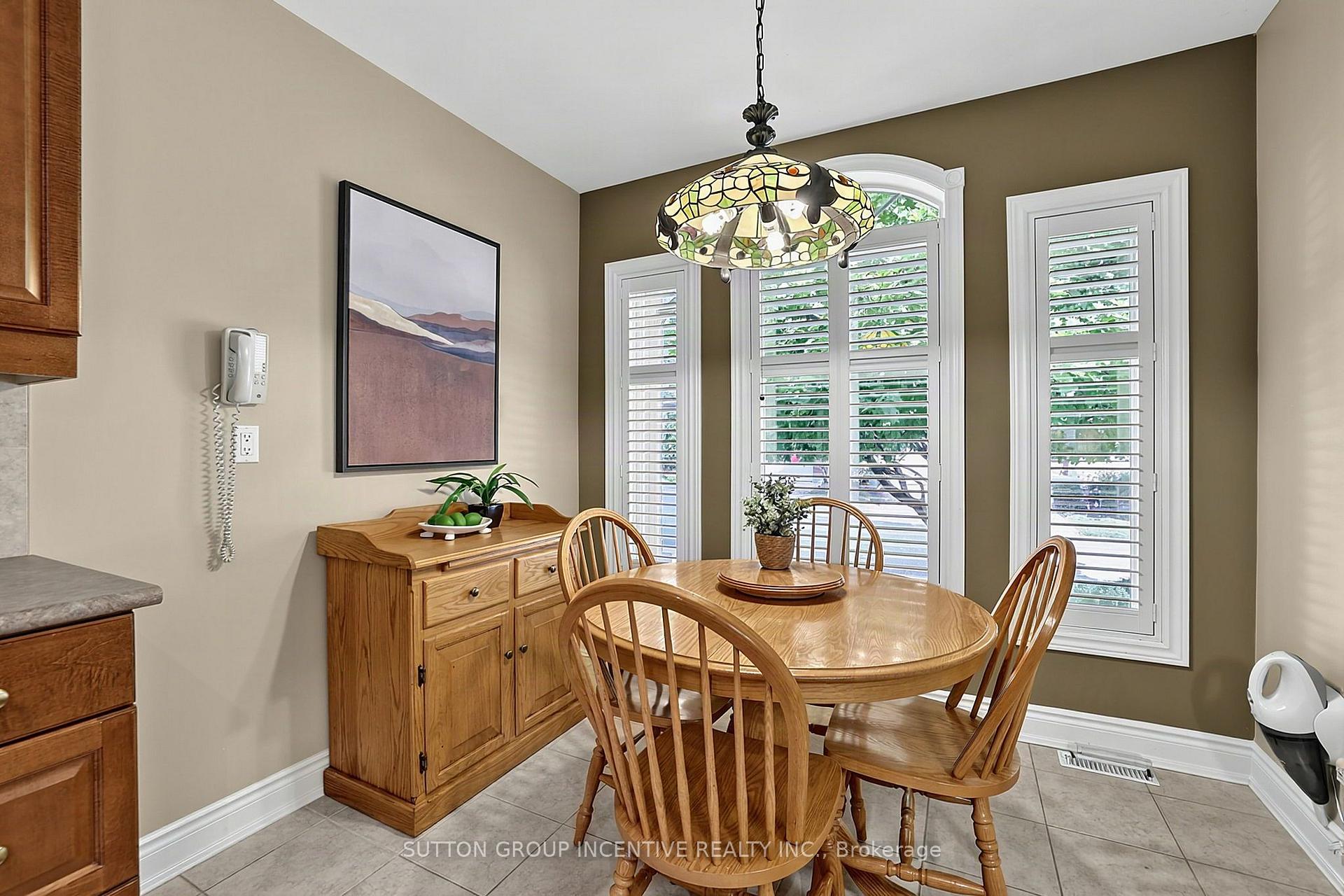 Photo 11 of 13 Renaissance Point, New Tecumseth, Rural New Tecumseth — HOMEH
