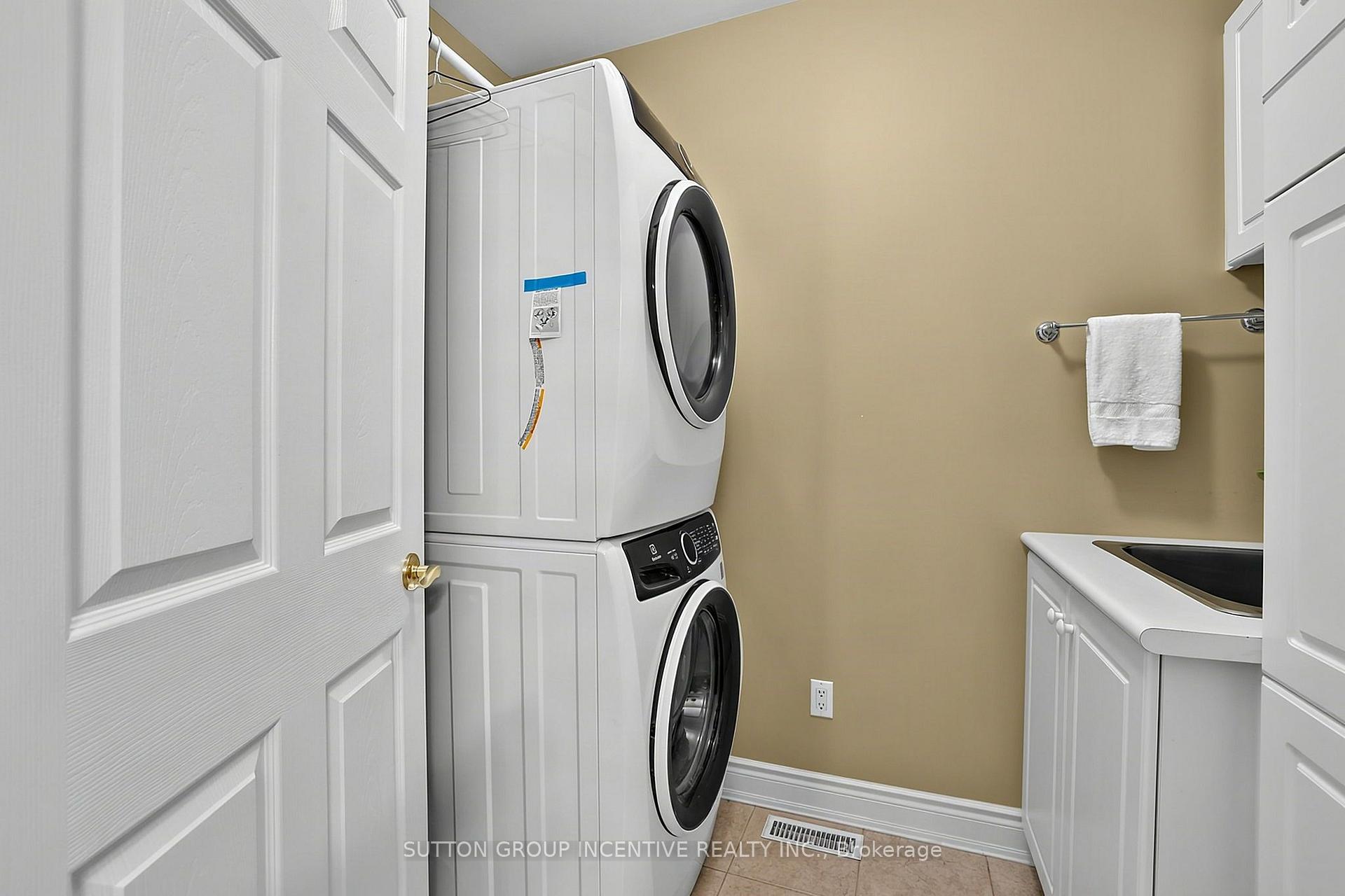 Photo 20 of 13 Renaissance Point, New Tecumseth, Rural New Tecumseth — HOMEH