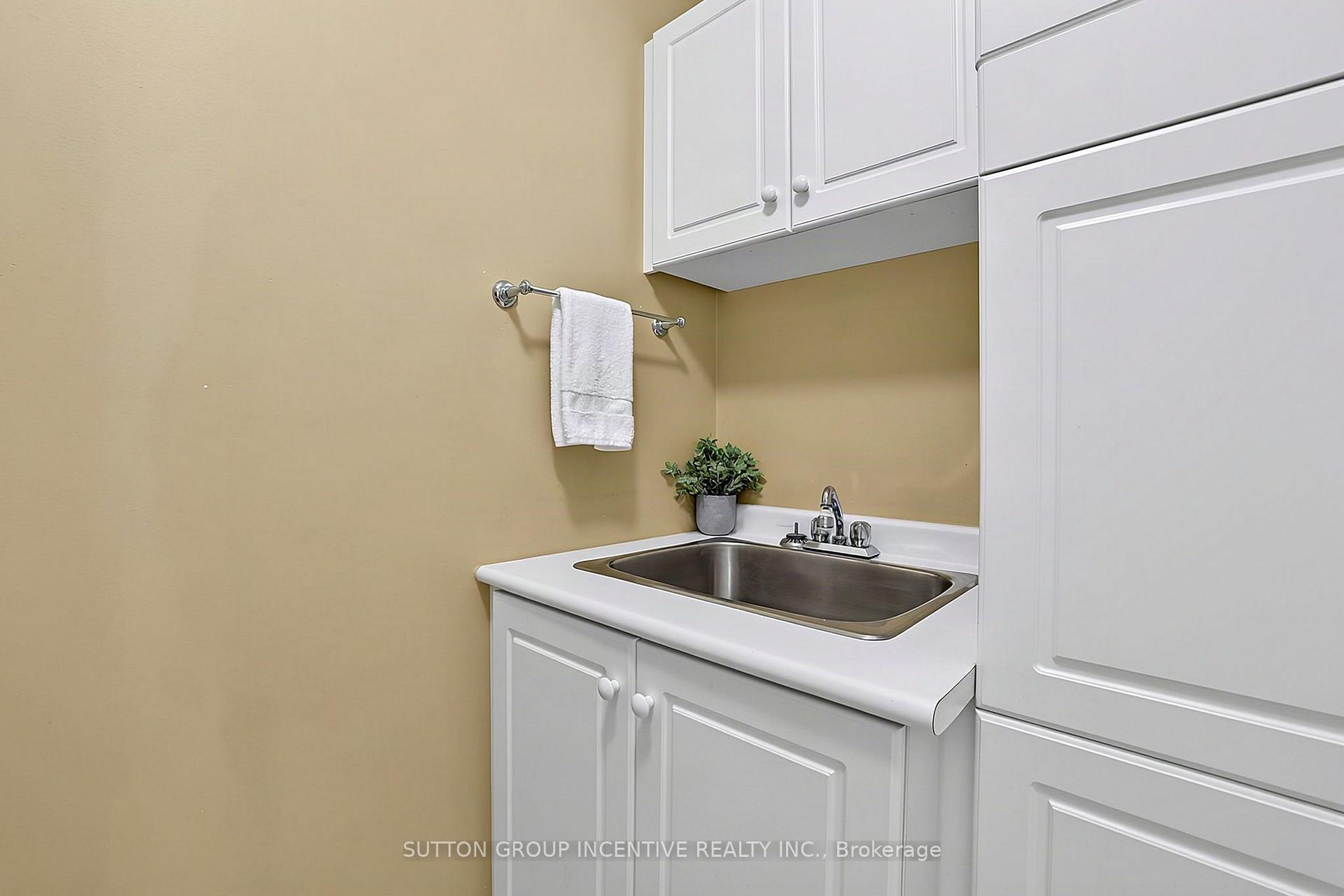 Photo 21 of 13 Renaissance Point, New Tecumseth, Rural New Tecumseth — HOMEH
