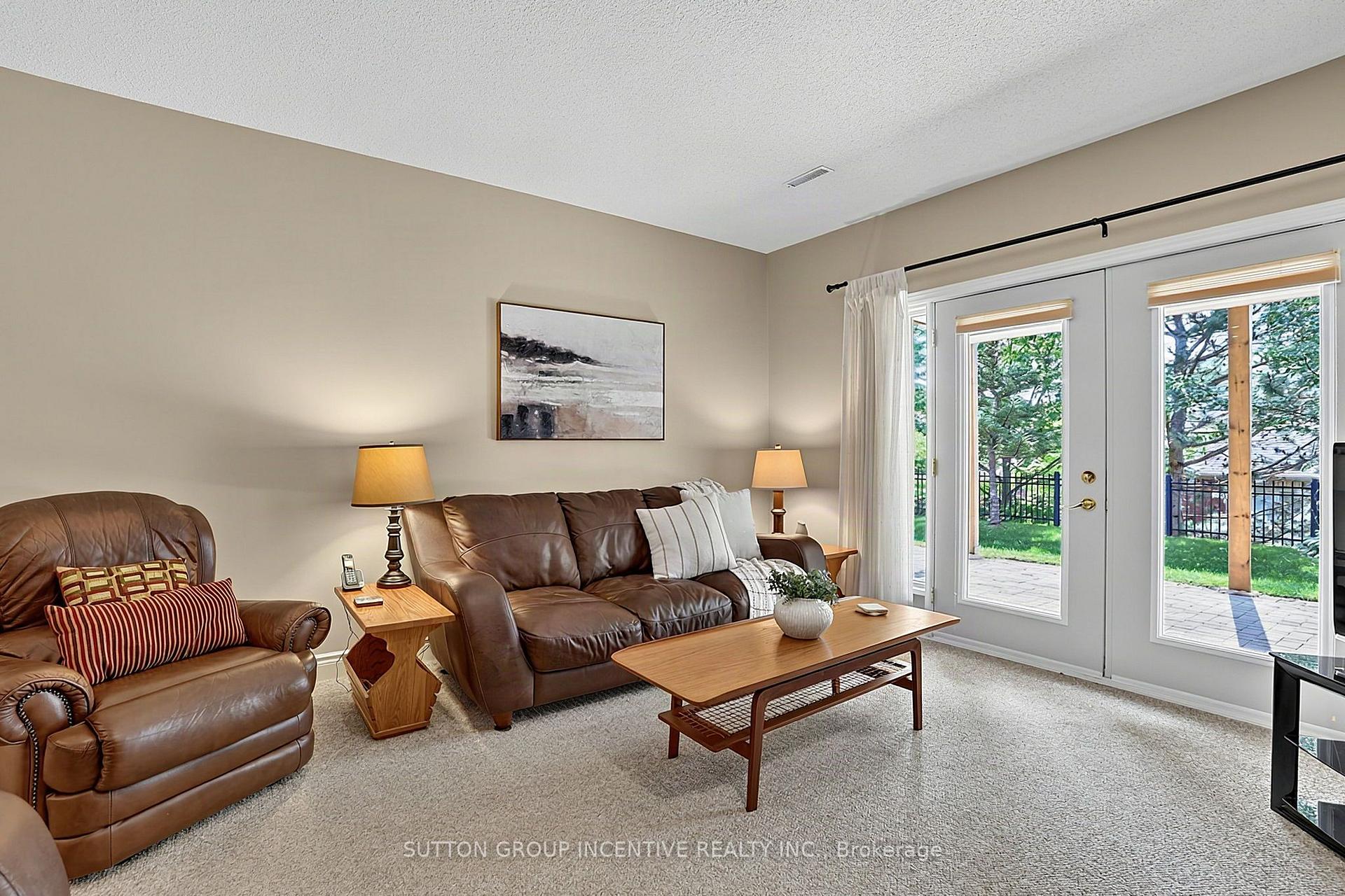 Photo 31 of 13 Renaissance Point, New Tecumseth, Rural New Tecumseth — HOMEH