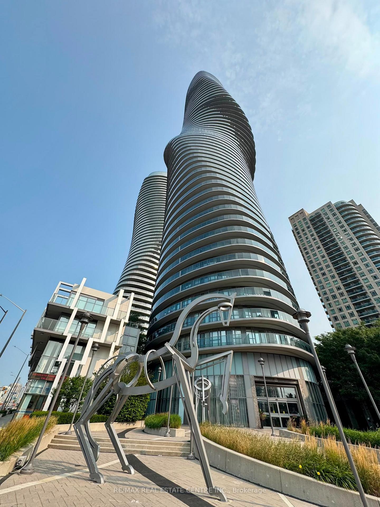Photo 2 of Unit 802, 50 Absolute Avenue, Mississauga, City Centre — HOMEH