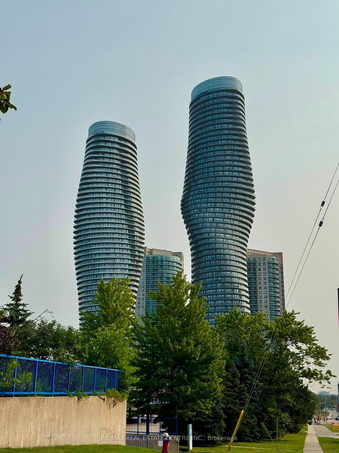 Photo 3 of Unit 802, 50 Absolute Avenue, Mississauga, City Centre — HOMEH