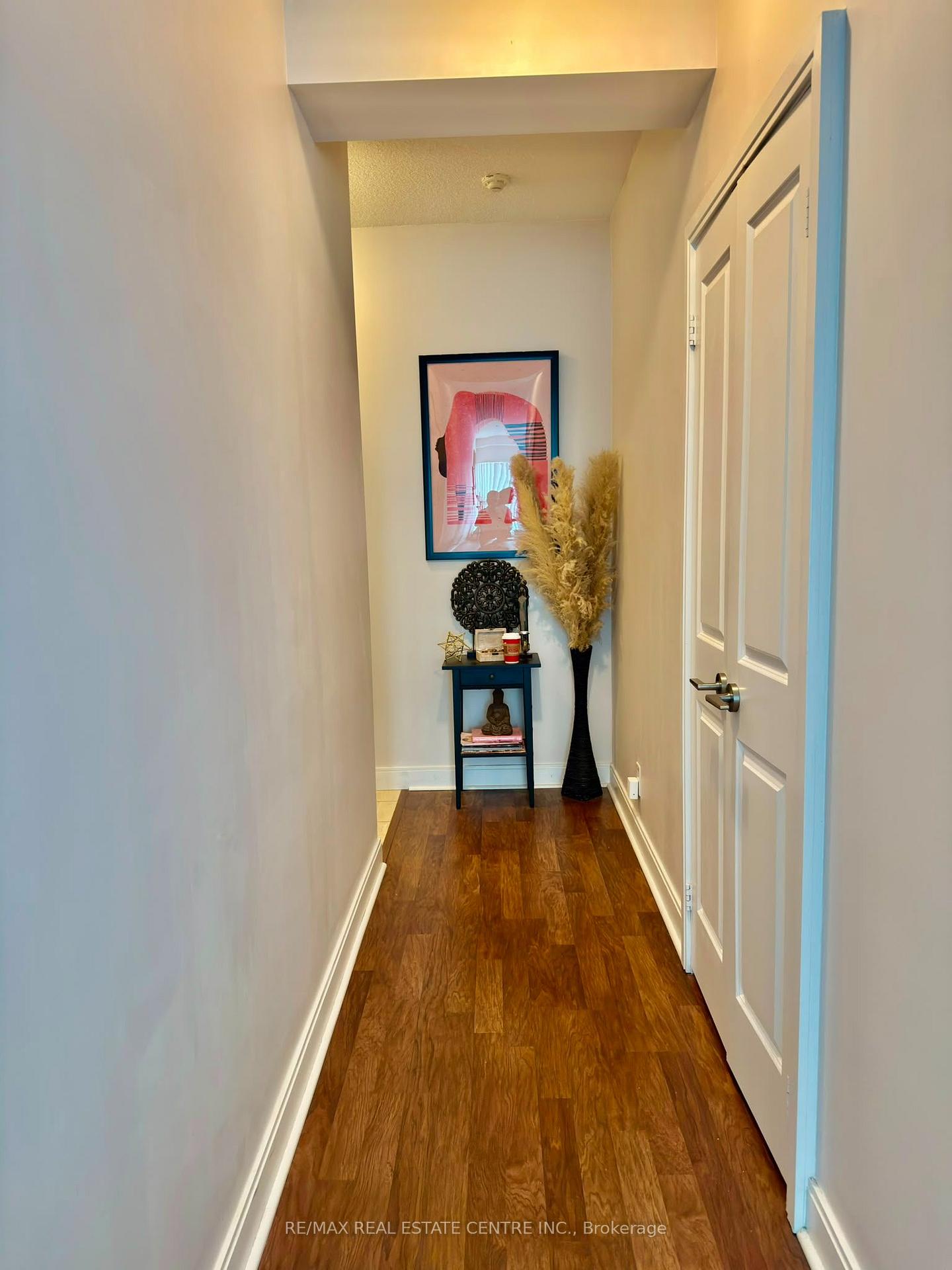 Photo 9 of Unit 802, 50 Absolute Avenue, Mississauga, City Centre — HOMEH