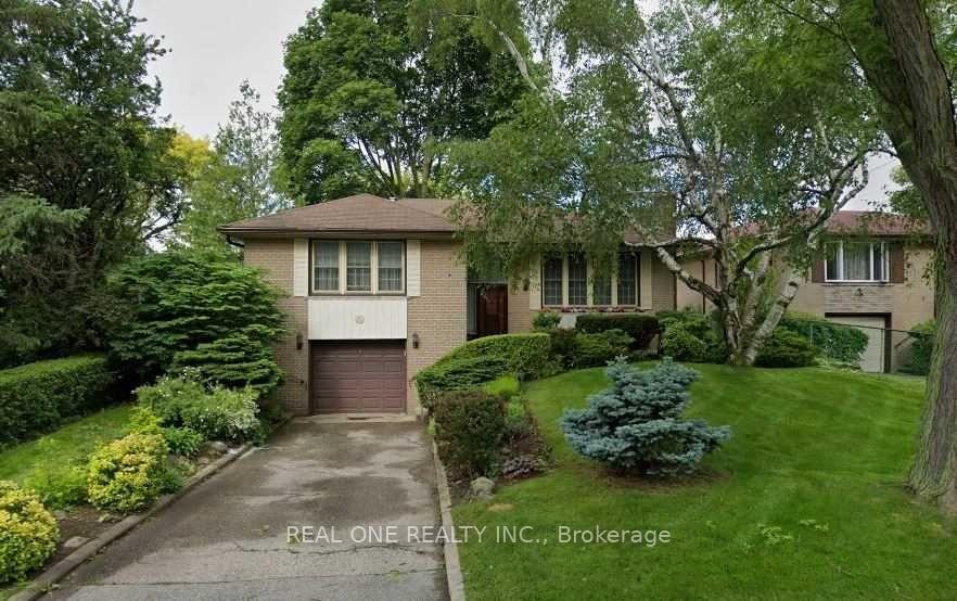 Photo 1 of 6 Fairhill Crescent, North York, Parkwoods-Donalda — HOMEH