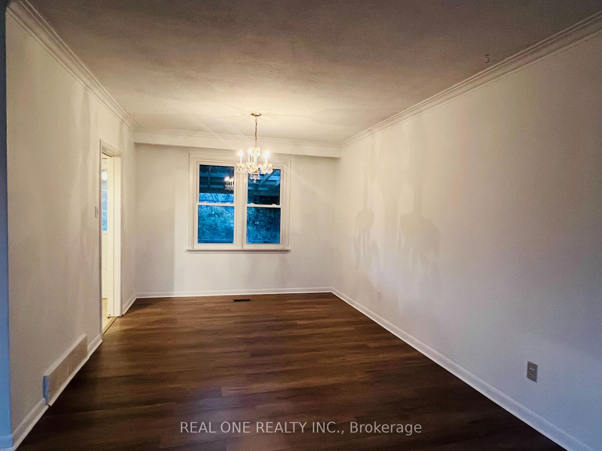 Photo 5 of 6 Fairhill Crescent, North York, Parkwoods-Donalda — HOMEH