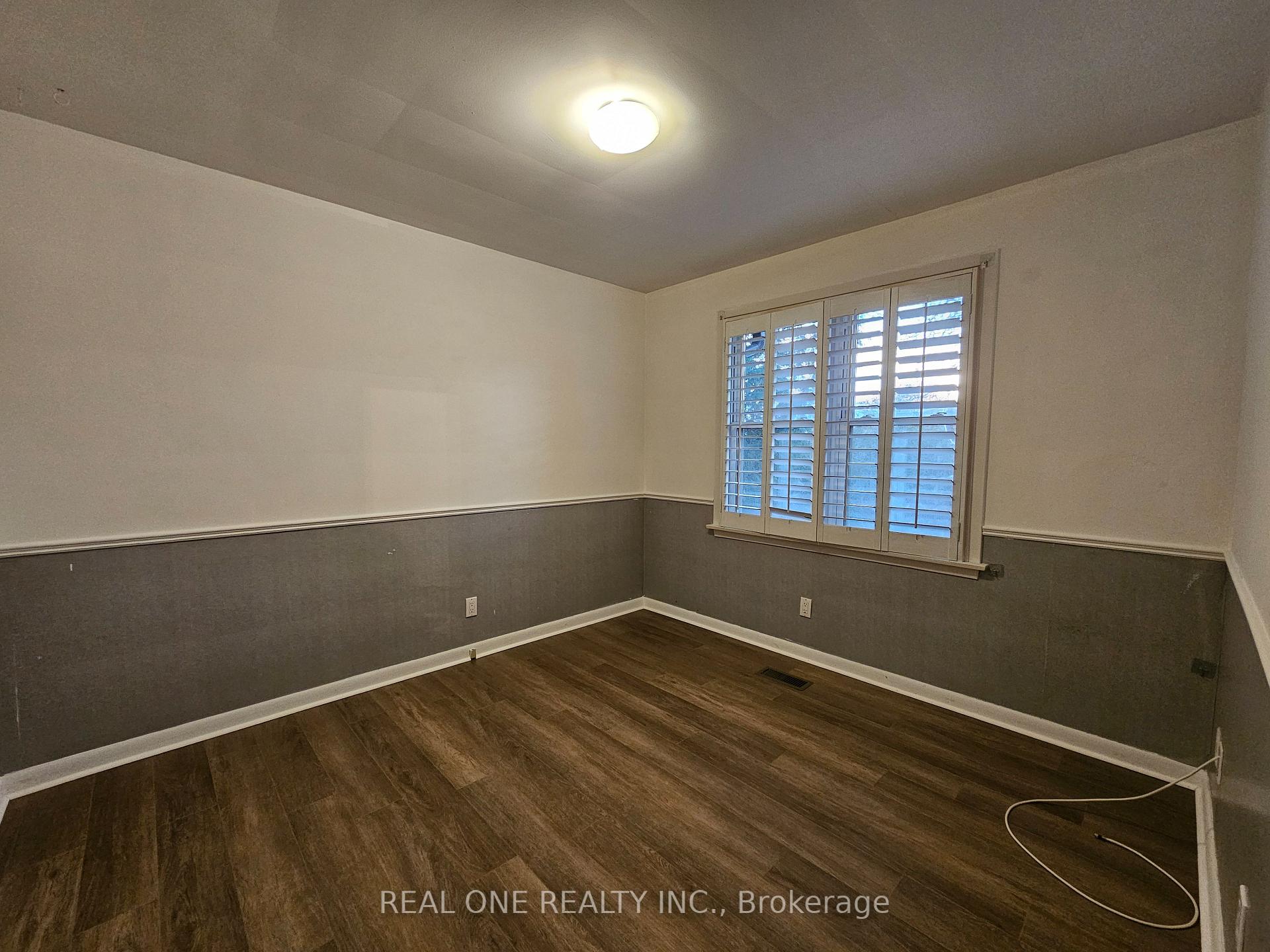 Photo 13 of 6 Fairhill Crescent, North York, Parkwoods-Donalda — HOMEH