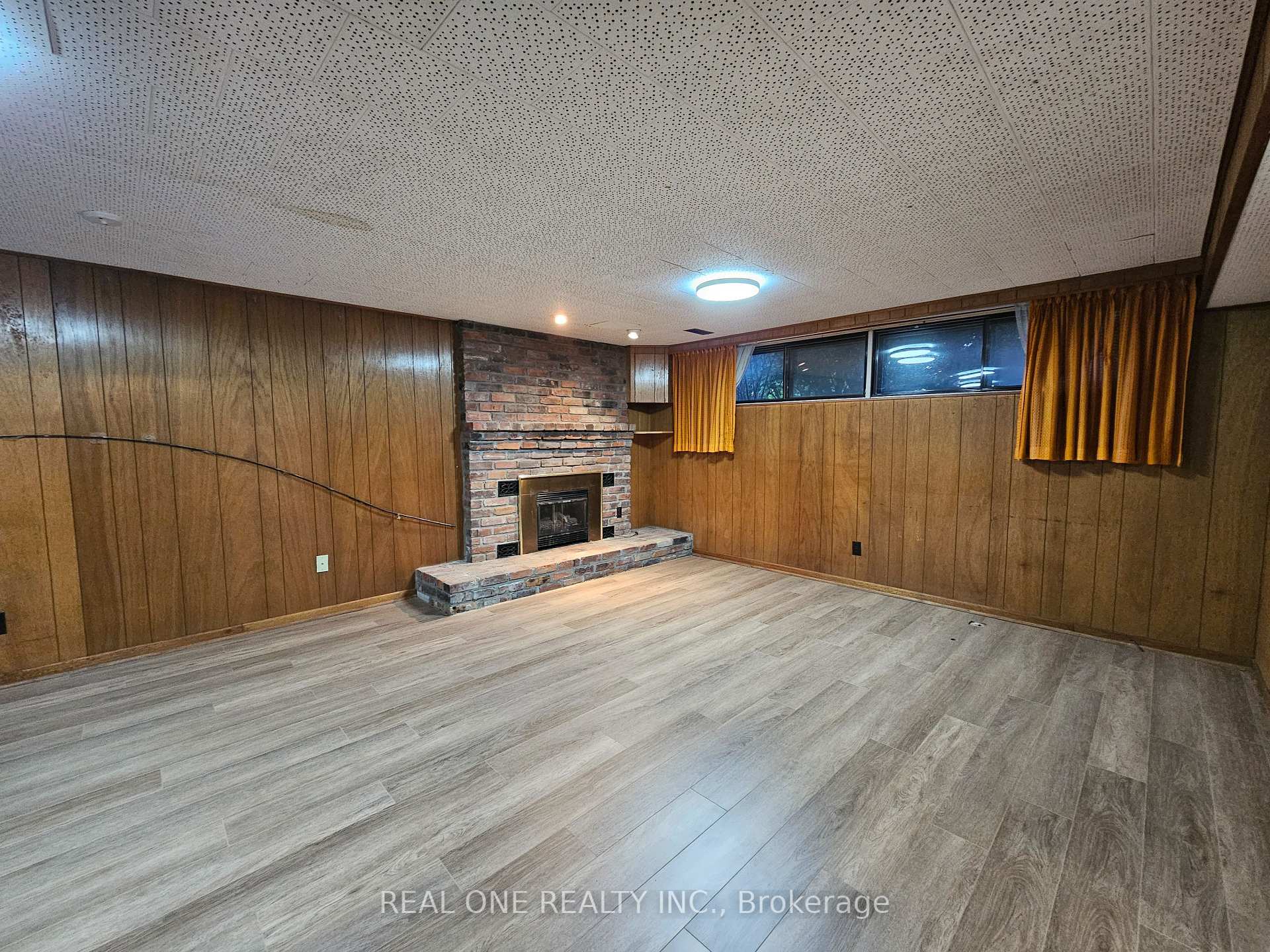 Photo 15 of 6 Fairhill Crescent, North York, Parkwoods-Donalda — HOMEH