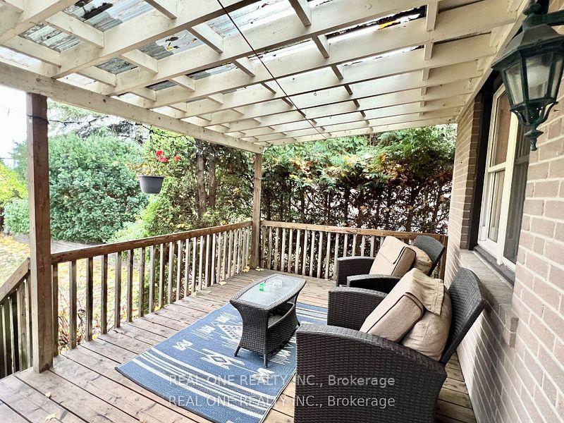 Photo 18 of 6 Fairhill Crescent, North York, Parkwoods-Donalda — HOMEH