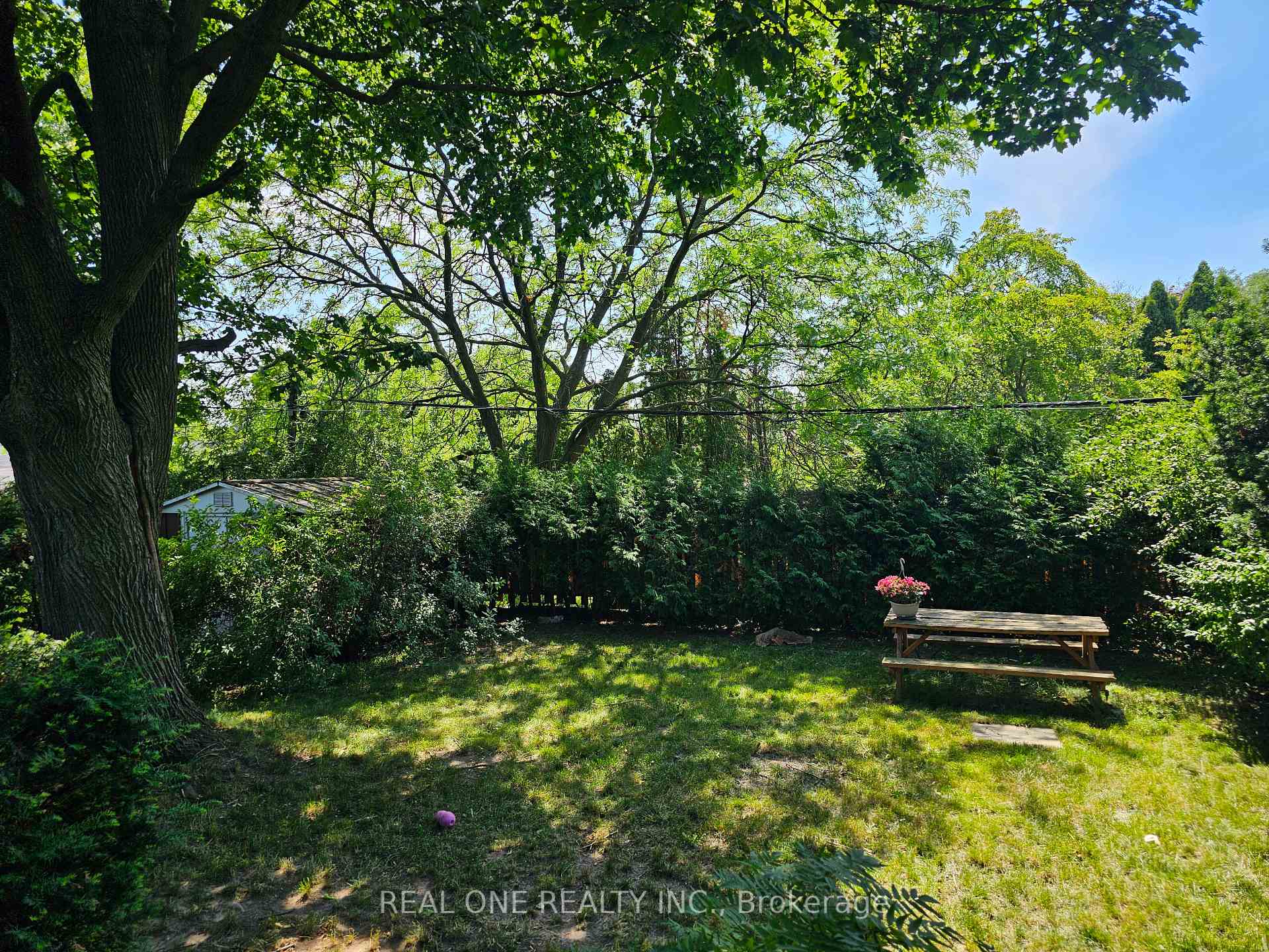 Photo 20 of 6 Fairhill Crescent, North York, Parkwoods-Donalda — HOMEH
