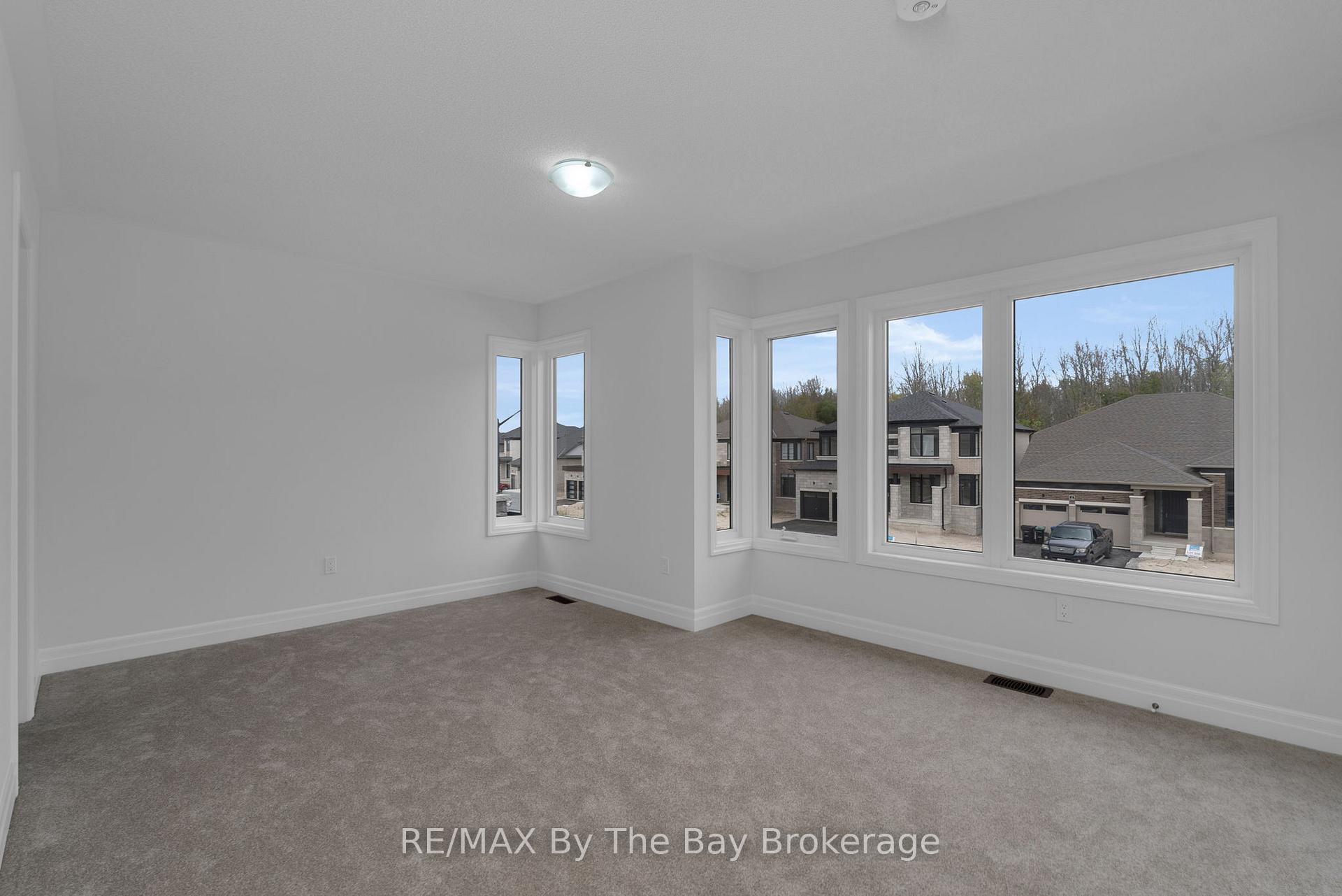 Photo 11 of 48 Del Ray Crescent, Wasaga Beach — HOMEH
