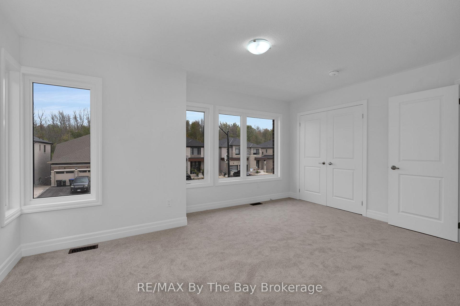 Photo 12 of 48 Del Ray Crescent, Wasaga Beach — HOMEH
