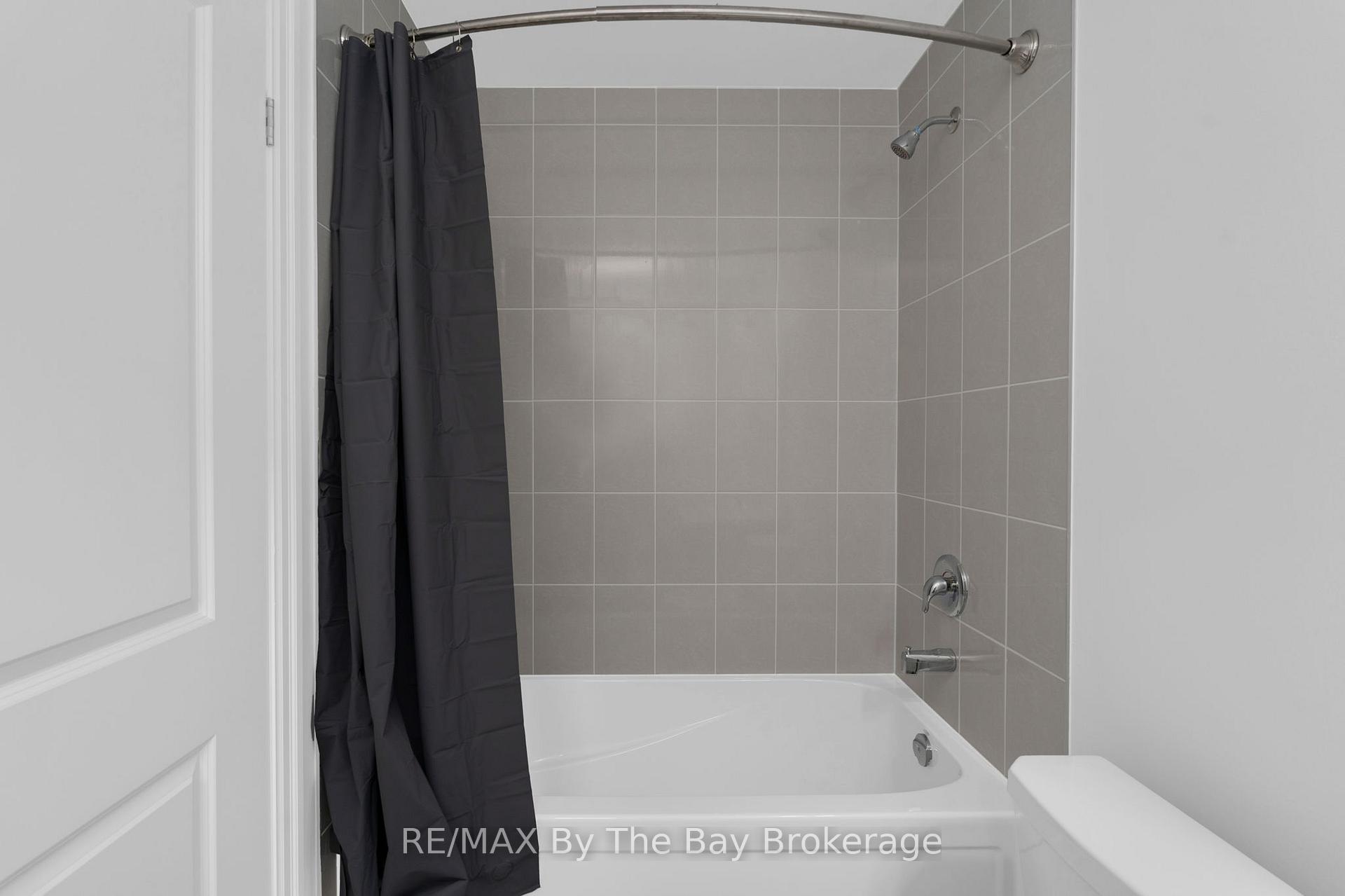 Photo 13 of 48 Del Ray Crescent, Wasaga Beach — HOMEH