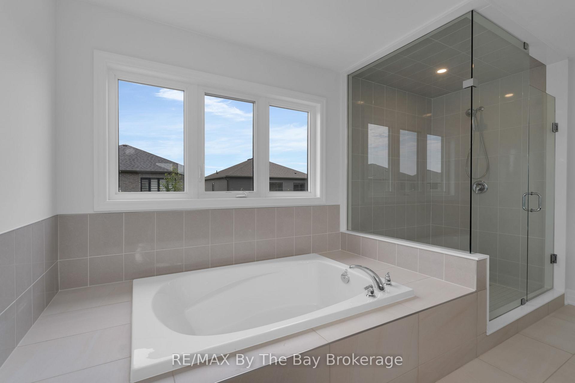 Photo 15 of 48 Del Ray Crescent, Wasaga Beach — HOMEH
