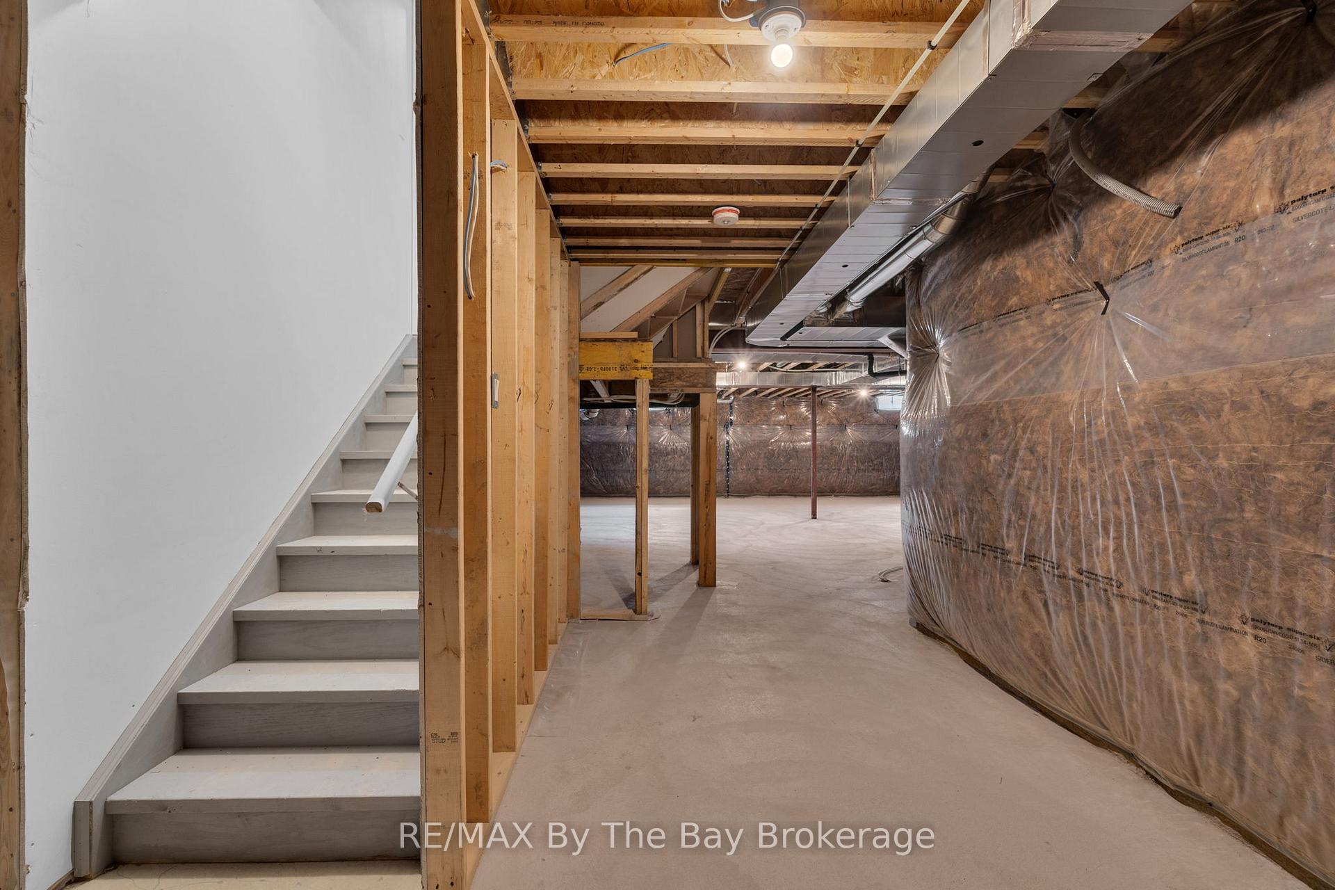 Photo 17 of 48 Del Ray Crescent, Wasaga Beach — HOMEH