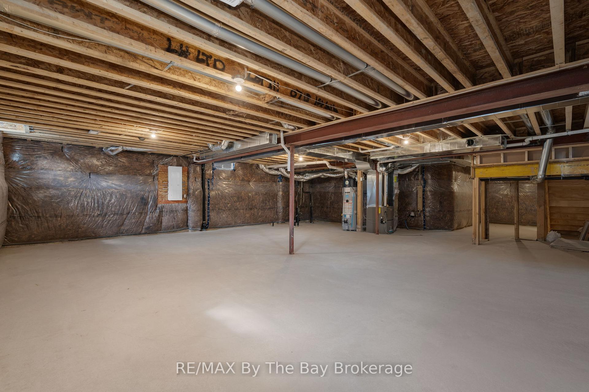 Photo 18 of 48 Del Ray Crescent, Wasaga Beach — HOMEH