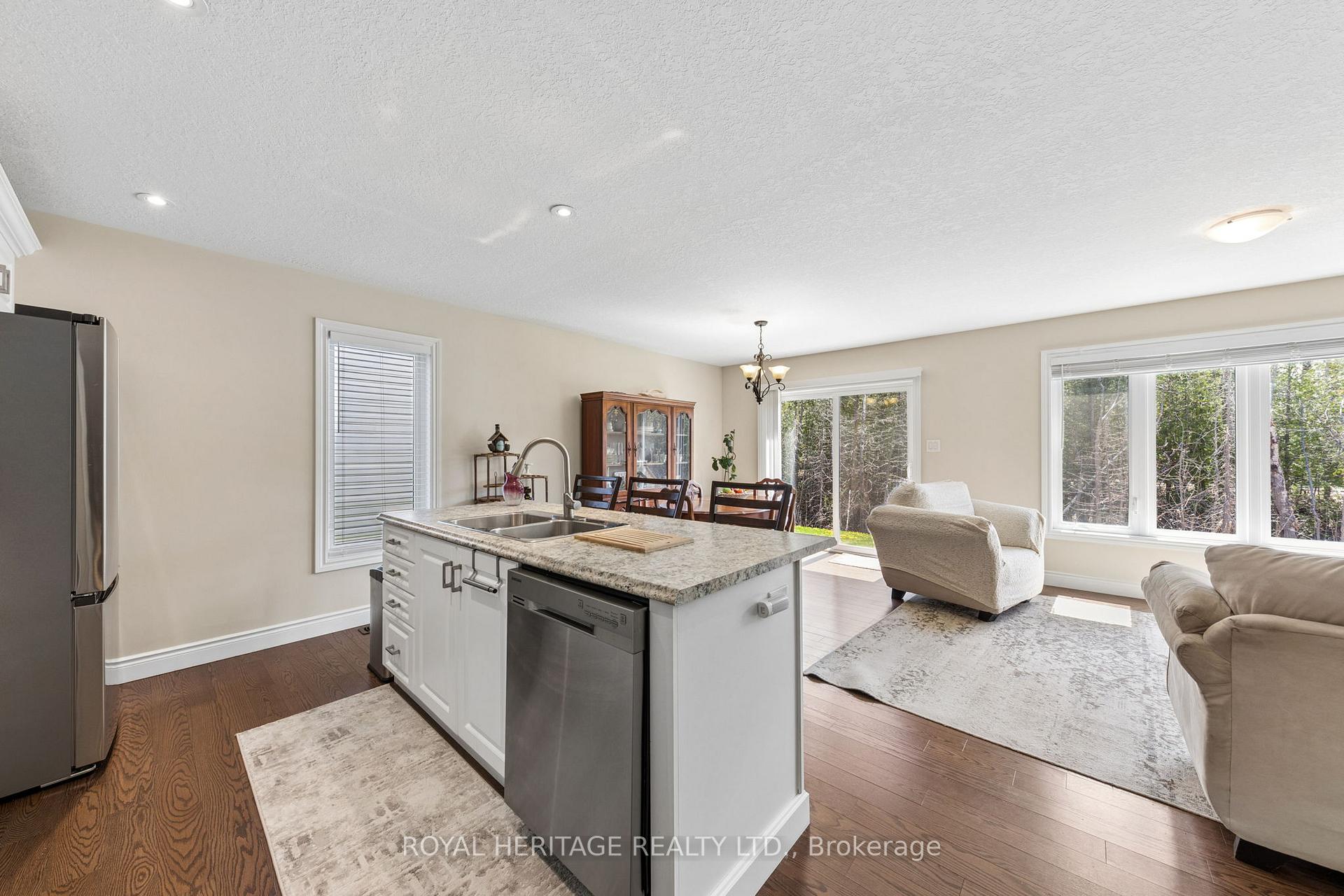 Photo 10 of 55 Ralph Dalton Boulevard, Tay, Victoria Harbour — HOMEH