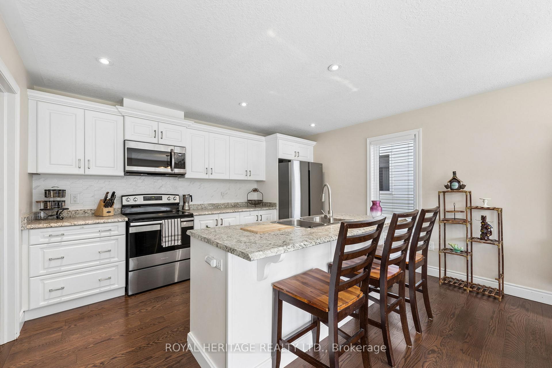 Photo 11 of 55 Ralph Dalton Boulevard, Tay, Victoria Harbour — HOMEH